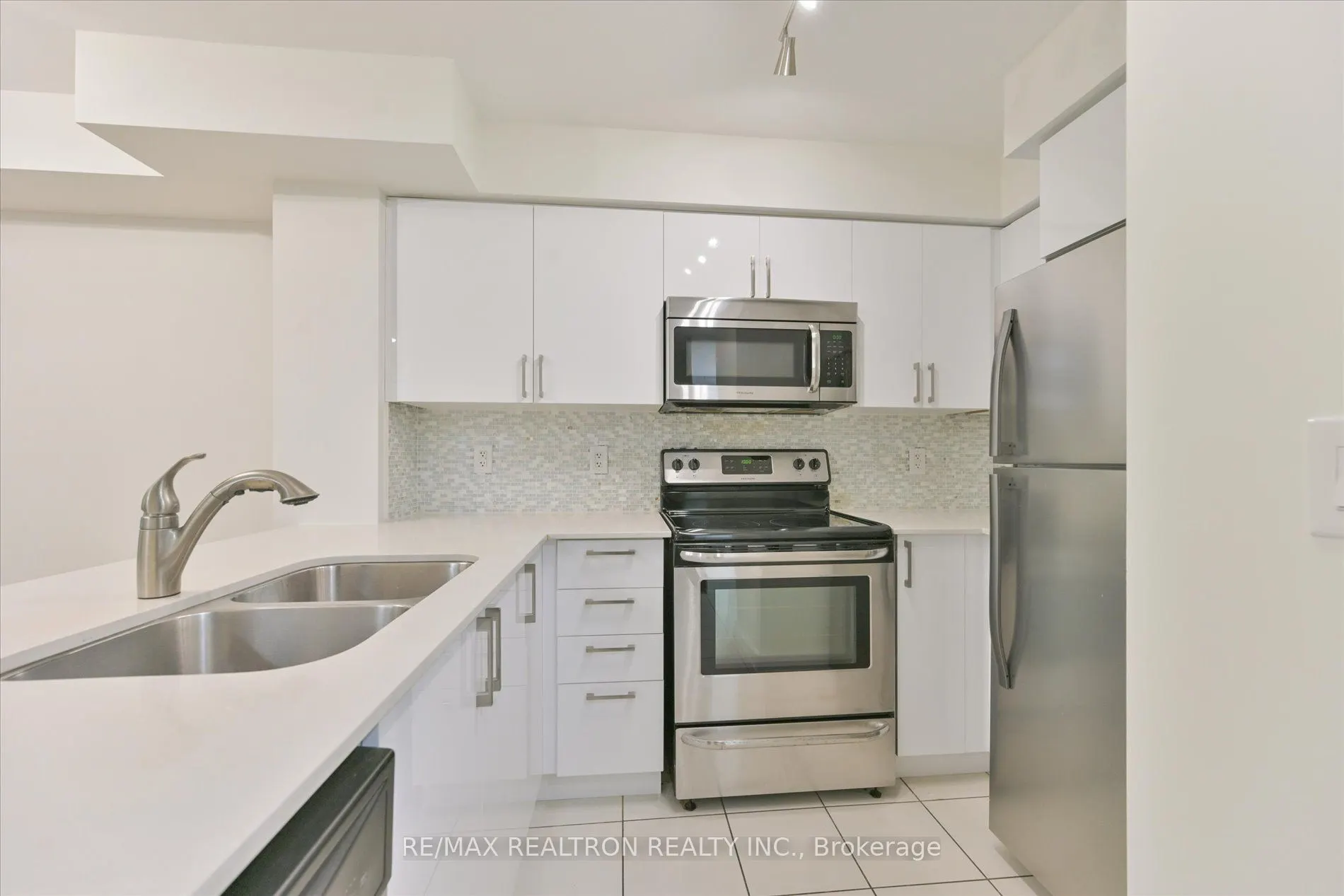 73 King William Crescent, #206
