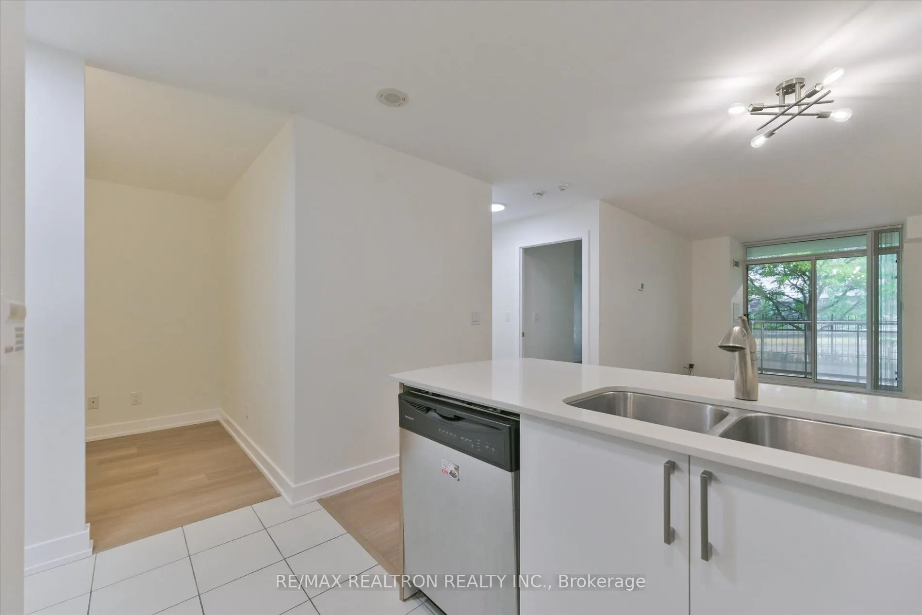 73 King William Crescent, #206