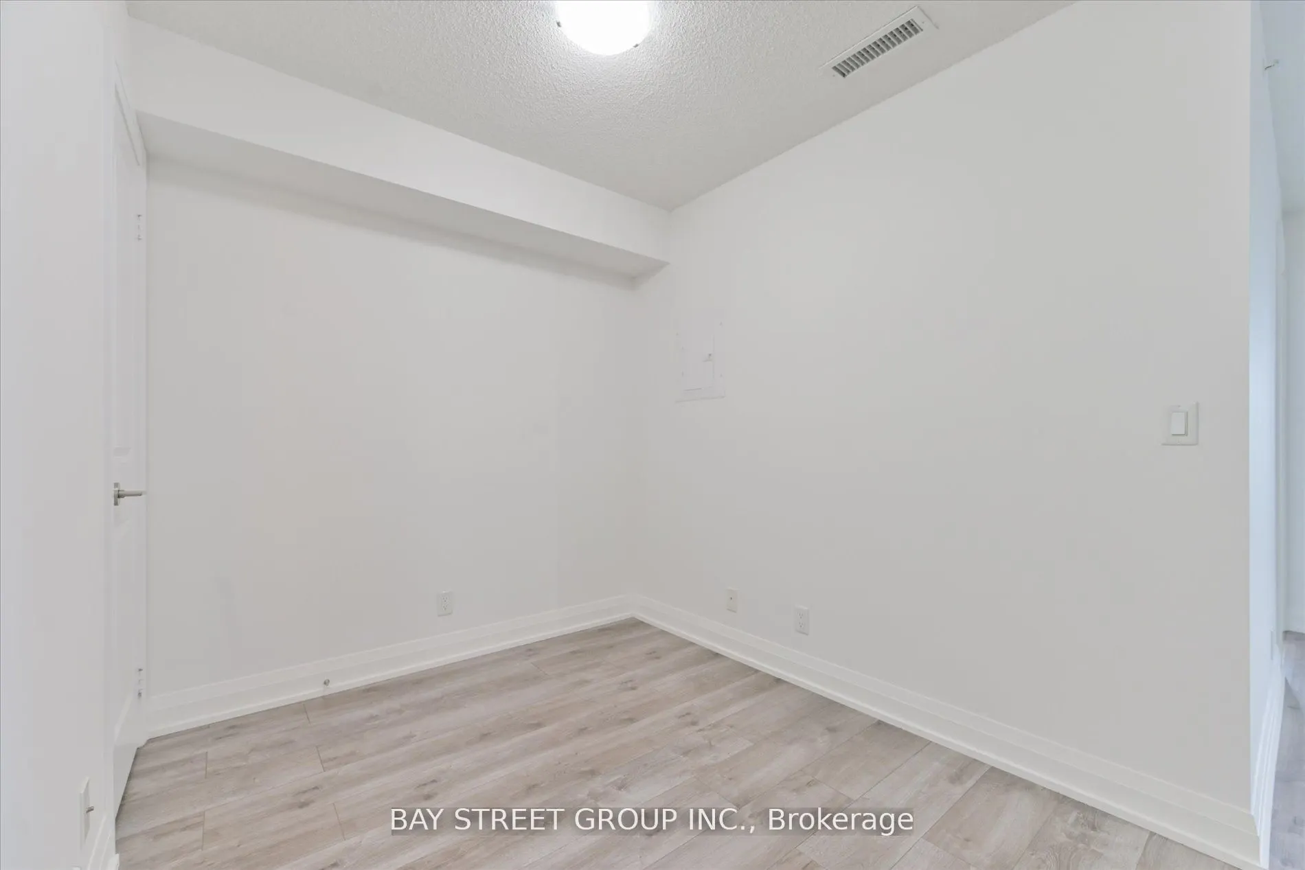 372 Highway 7 E, #306