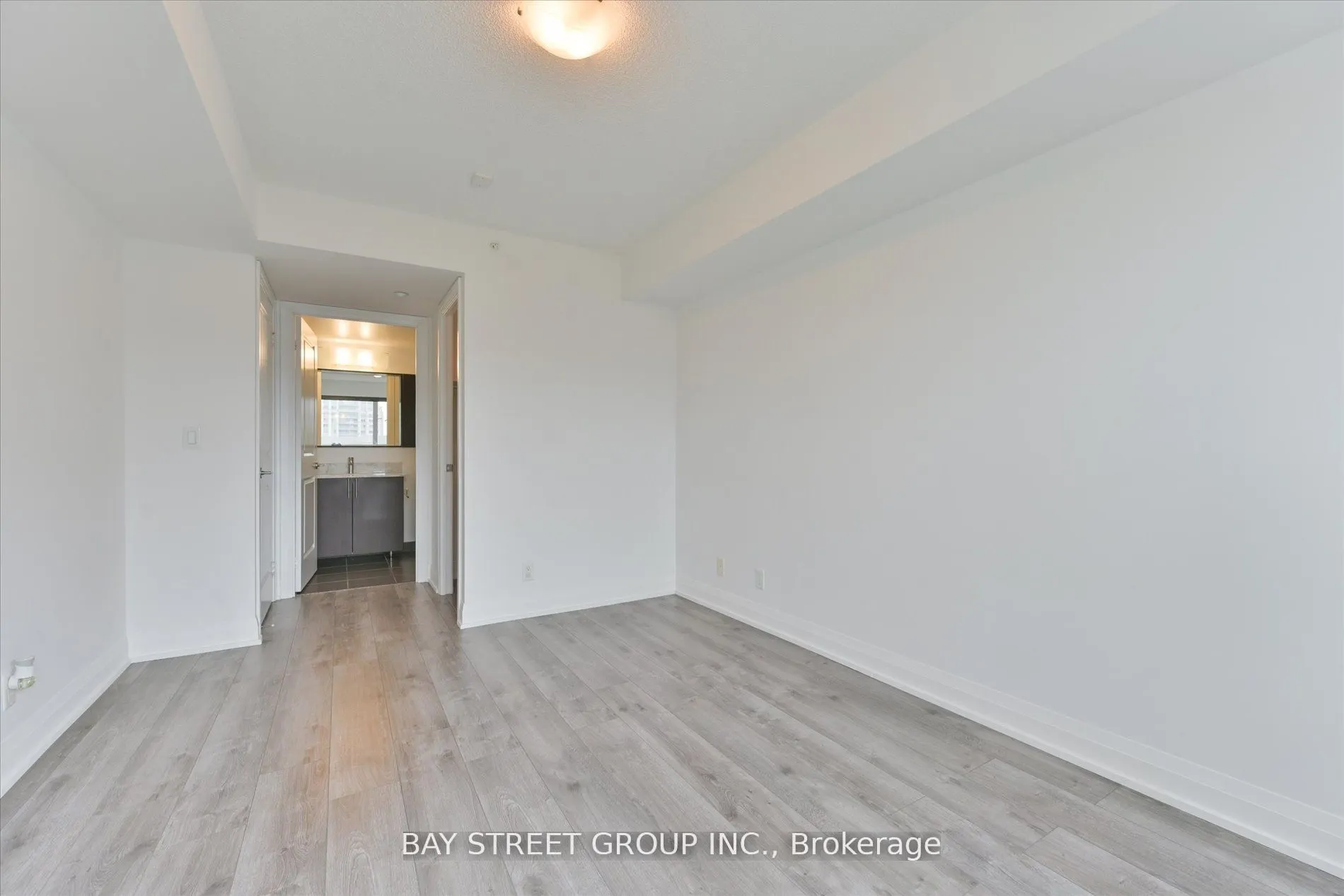 372 Highway 7 E, #306
