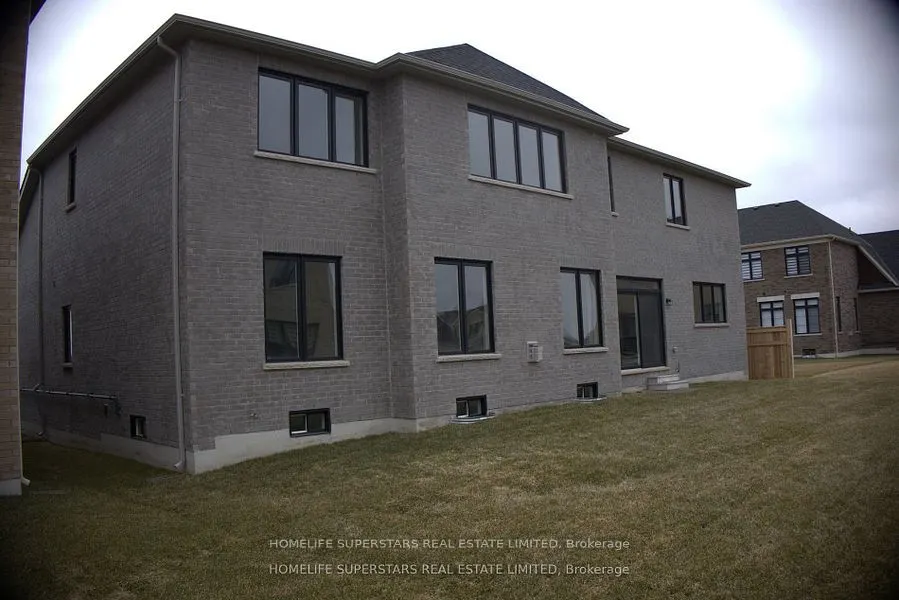 17 Bellflower Crescent