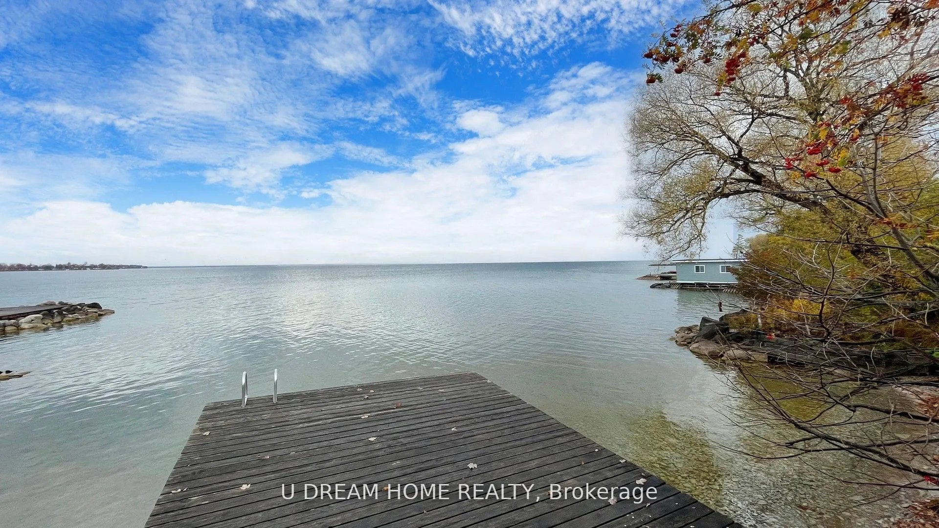 85 Lake Drive E