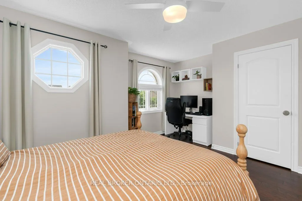 105 Banting Crescent