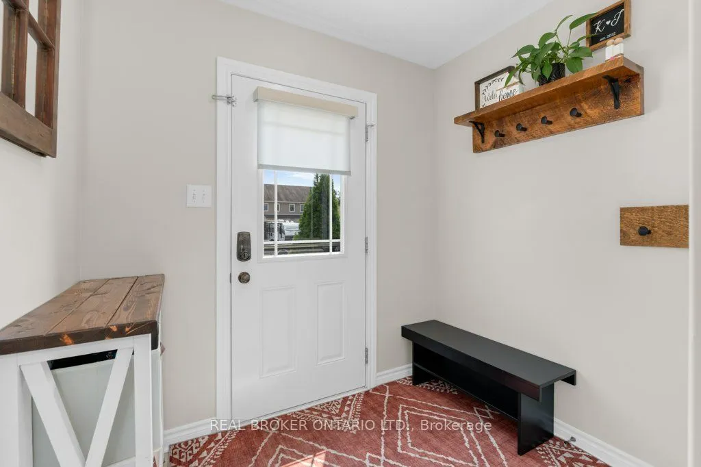 105 Banting Crescent