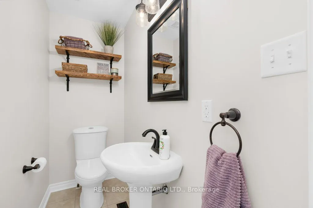 105 Banting Crescent