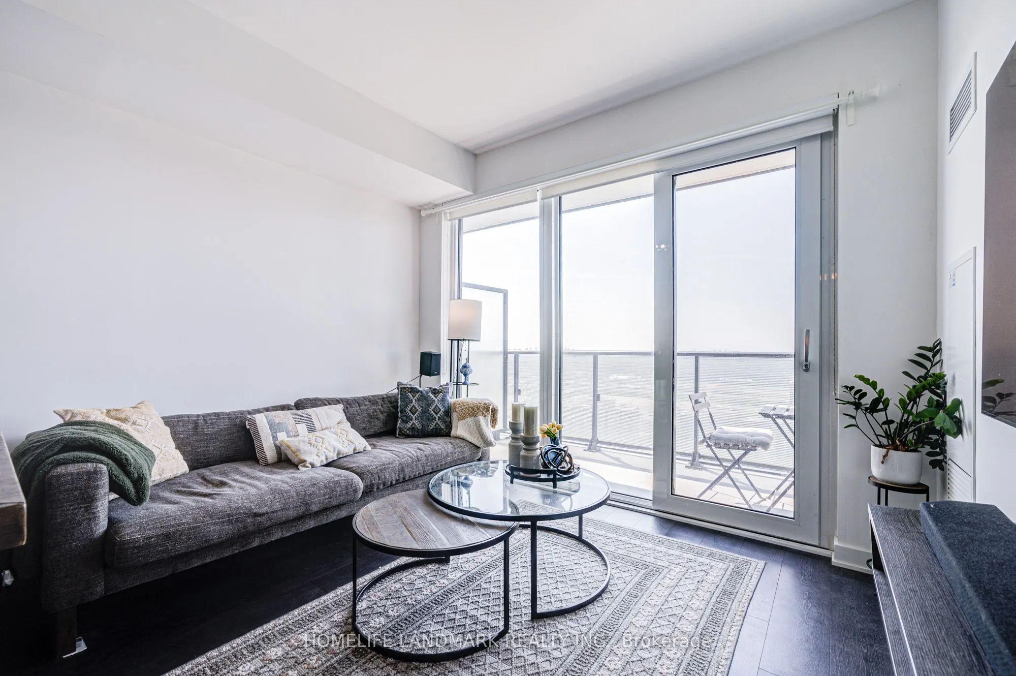 105 Oneida Crescent, #2709