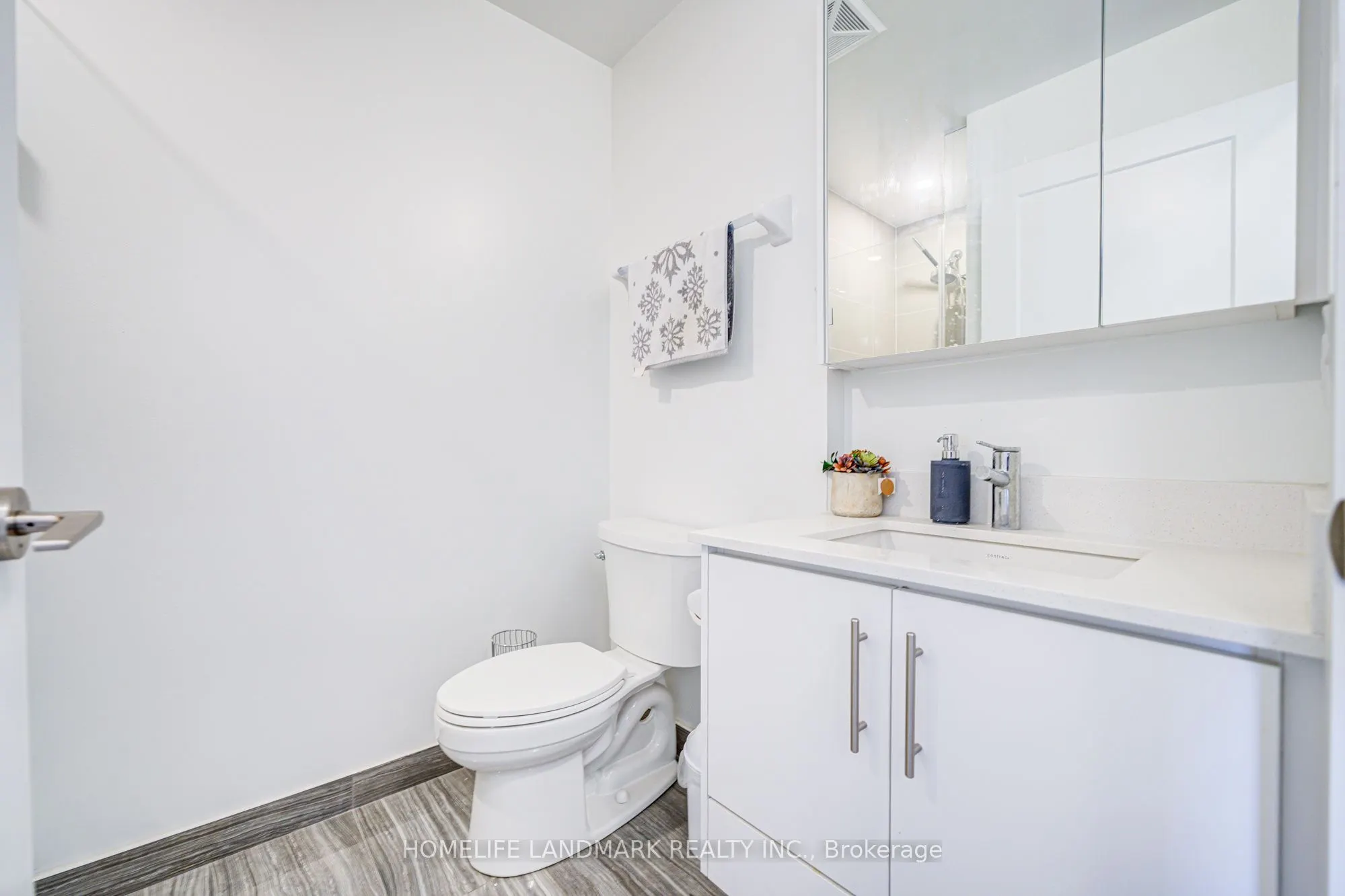 105 Oneida Crescent, #2709