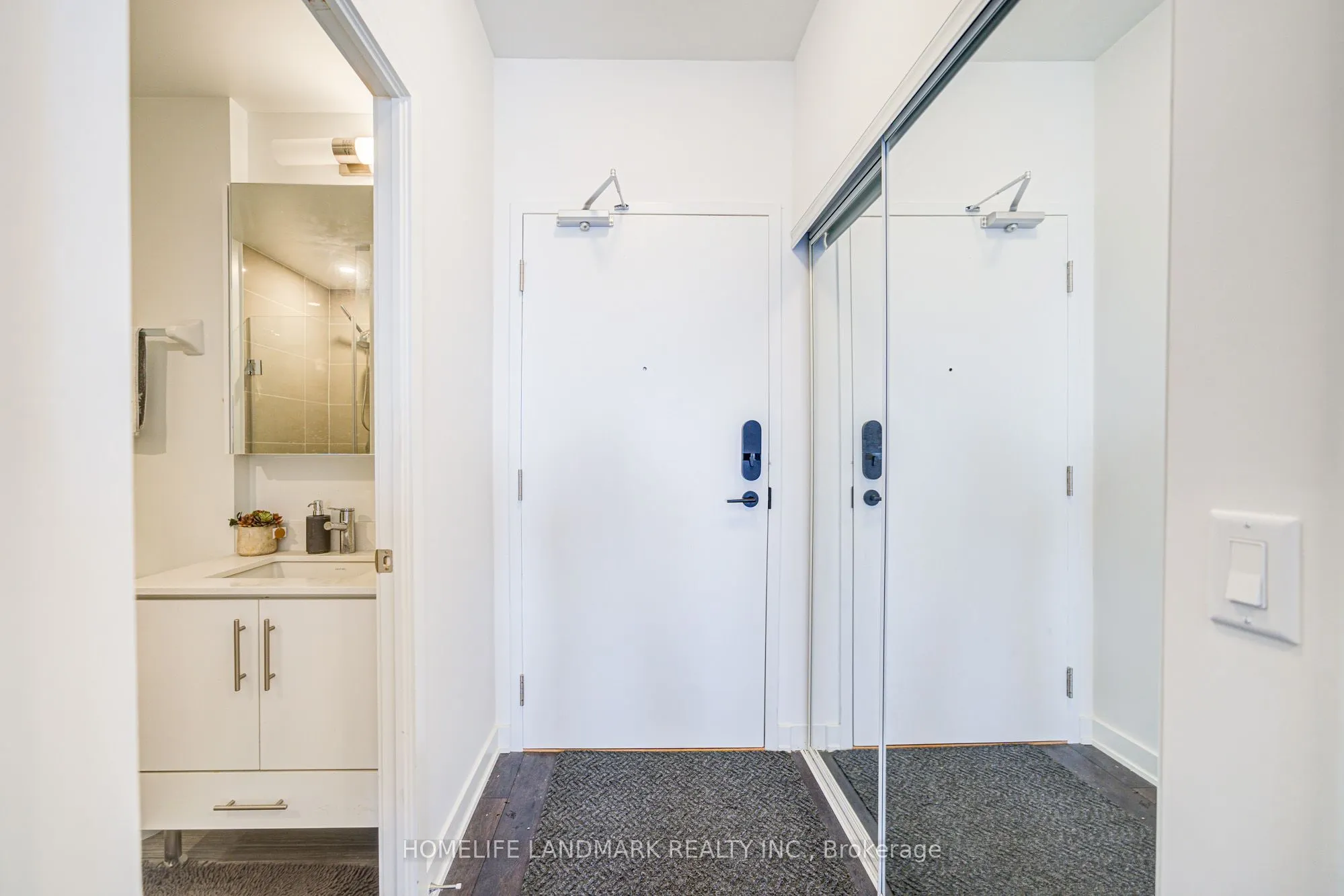 105 Oneida Crescent, #2709