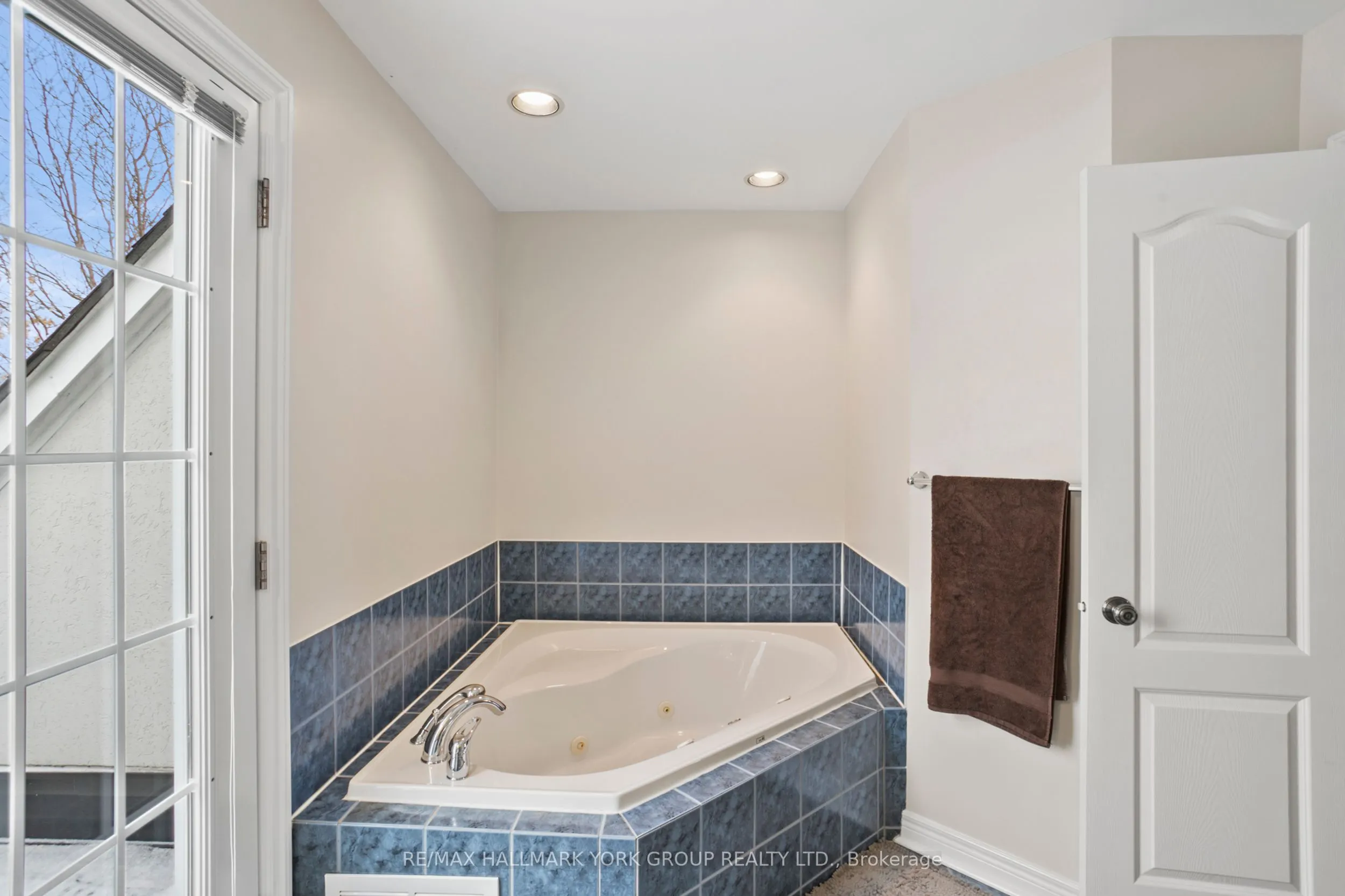 38 Hunt Avenue, #Unit 10