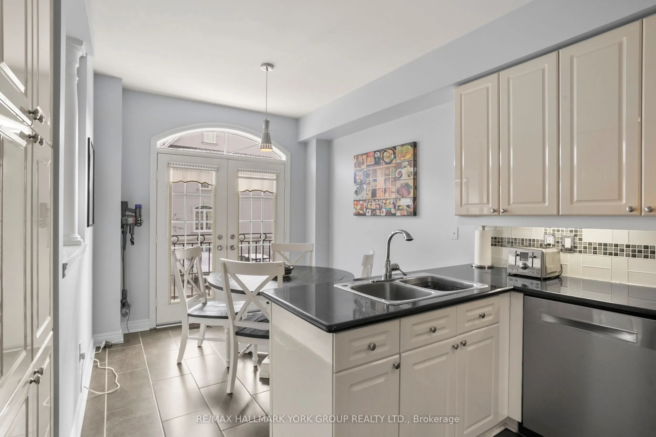 38 Hunt Avenue, #Unit 10