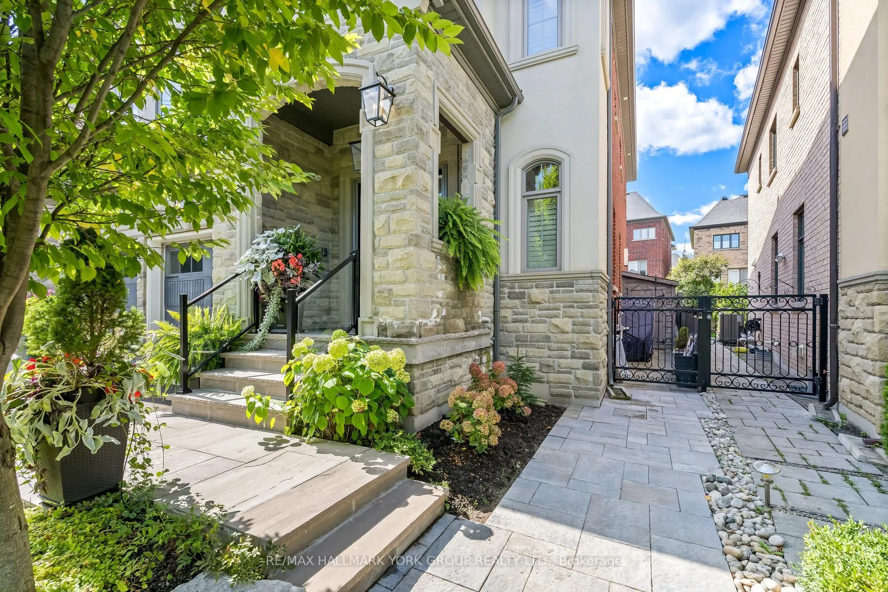 111 Robert Berry Crescent