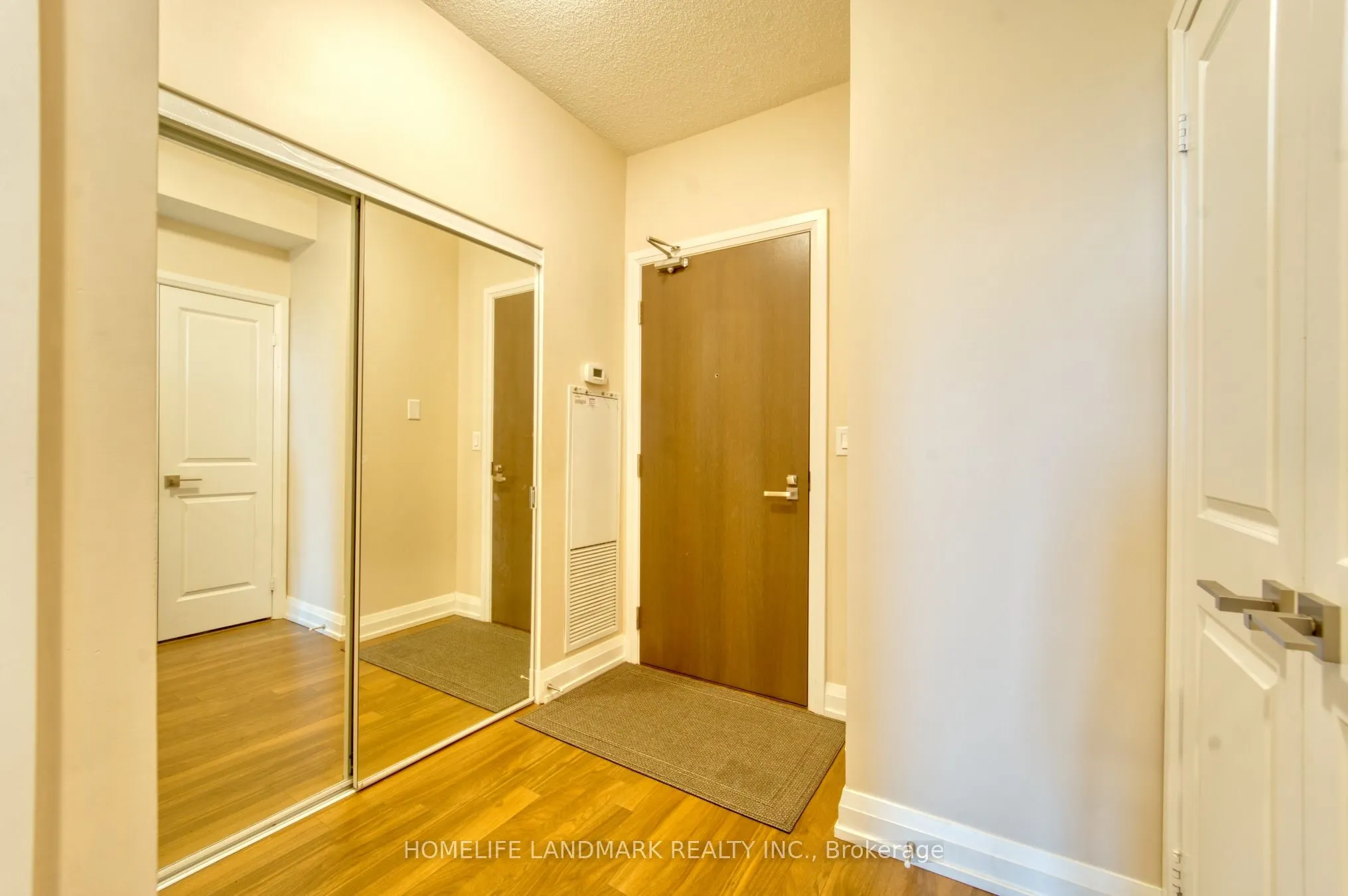 7171 Yonge Street, #1201