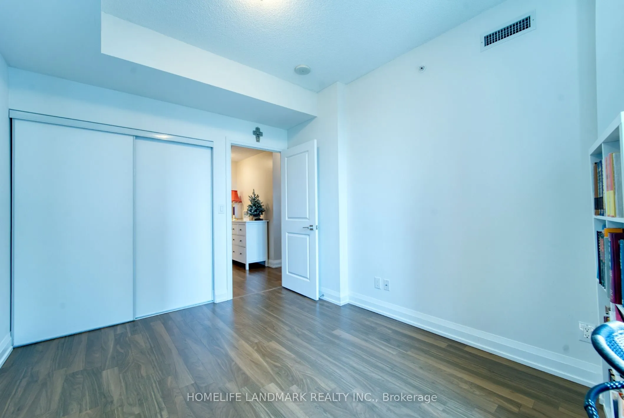 7171 Yonge Street, #1201