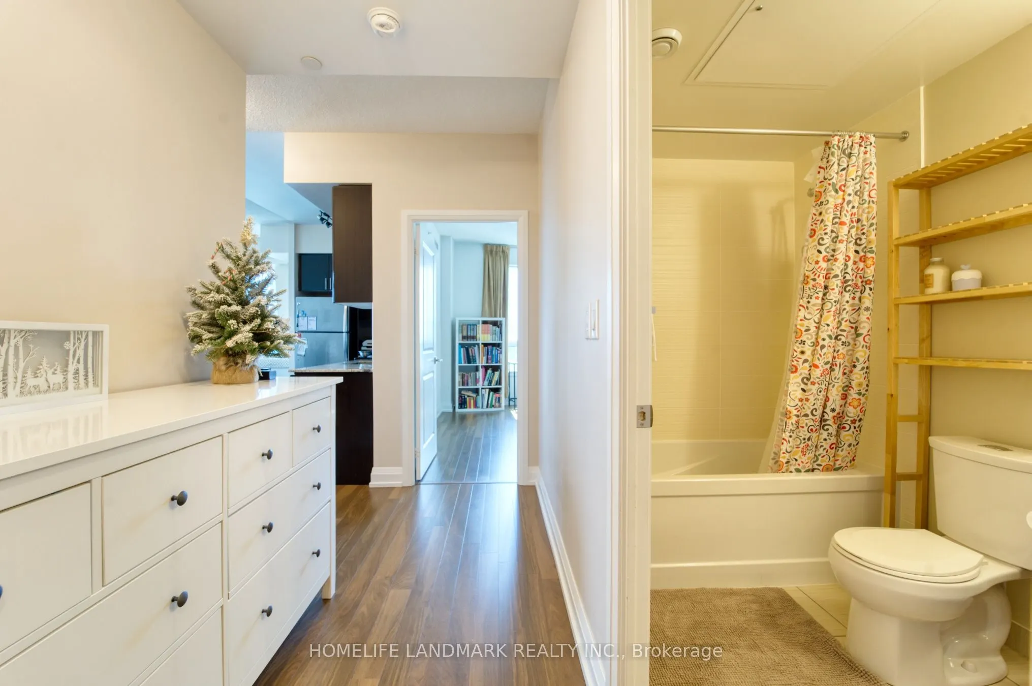 7171 Yonge Street, #1201