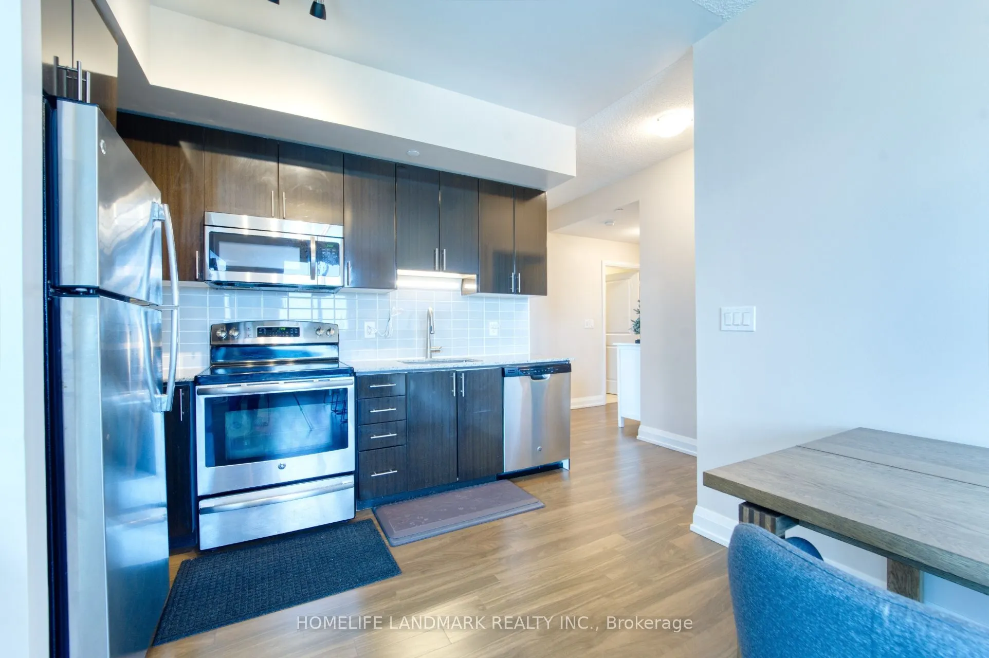 7171 Yonge Street, #1201