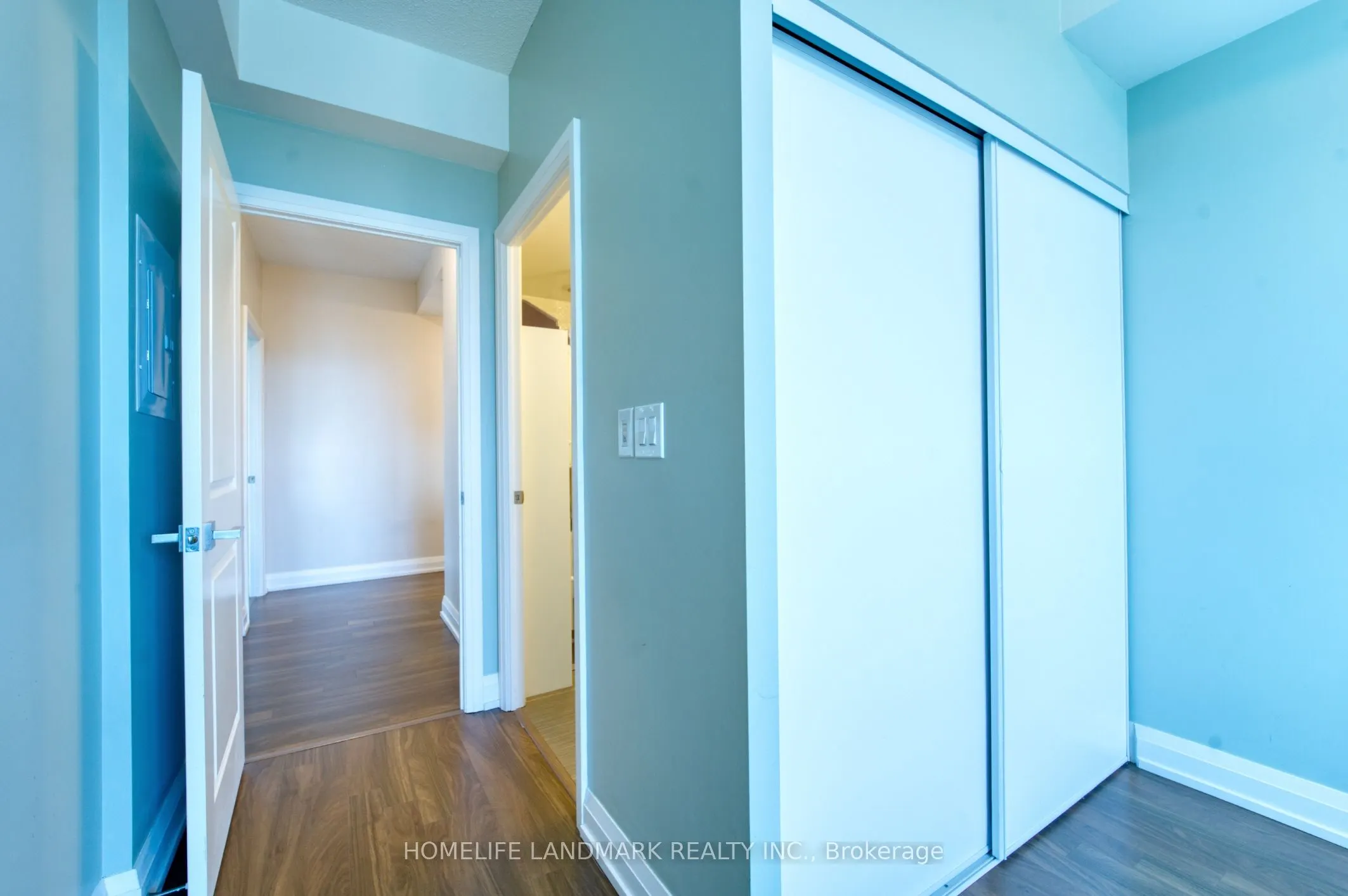 7171 Yonge Street, #1201