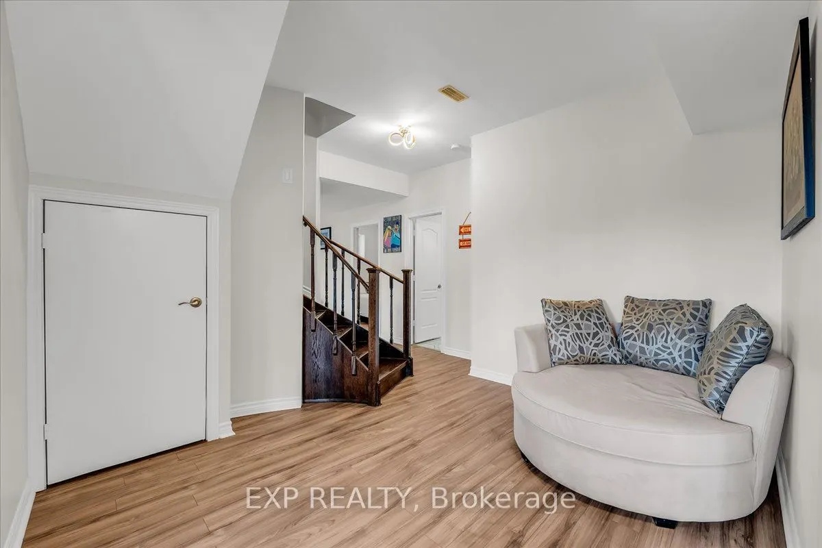 29 William Bowes Boulevard