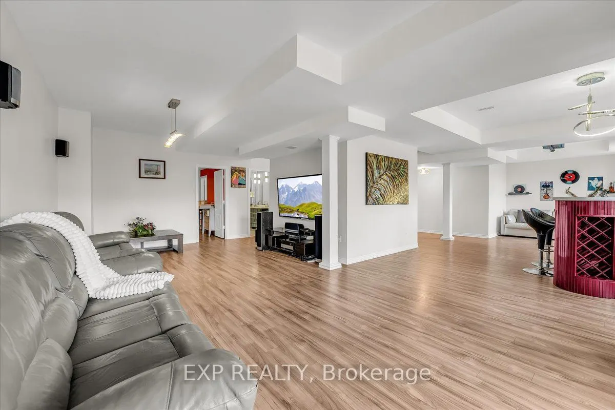 29 William Bowes Boulevard