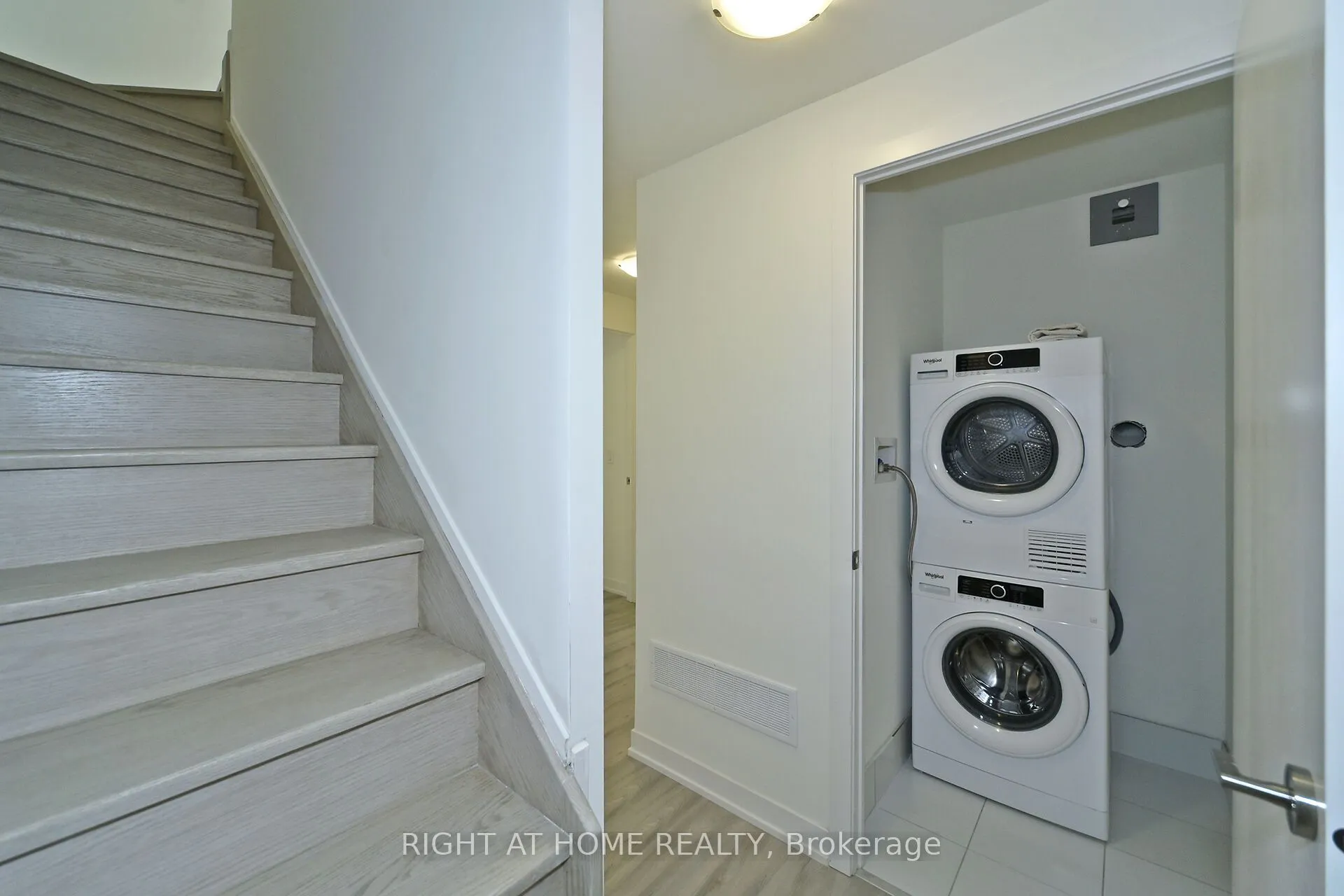 14 David Eyer Road, #1022