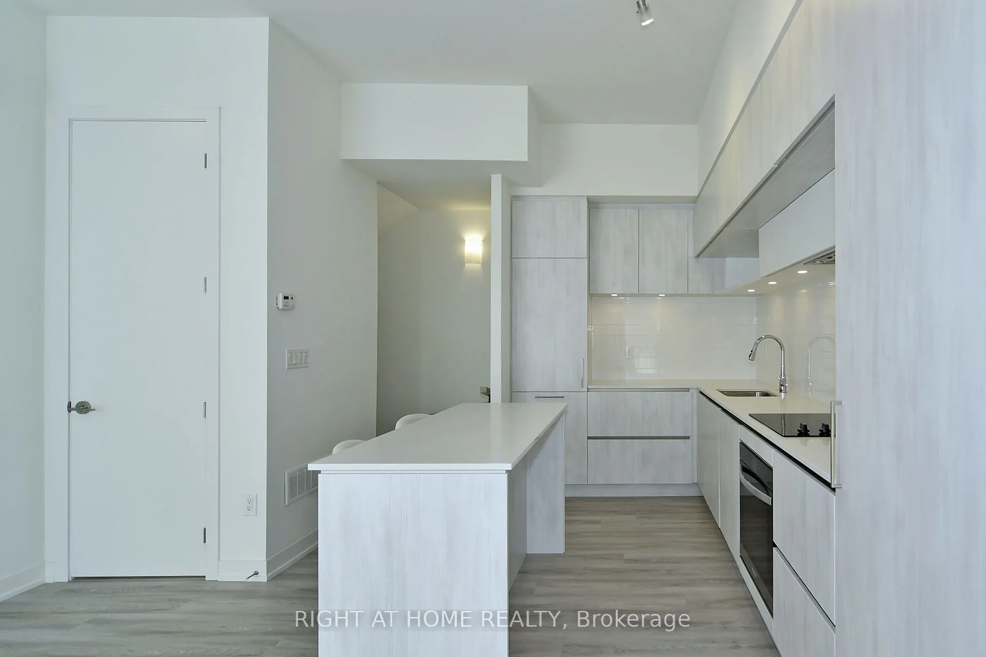 14 David Eyer Road, #1022