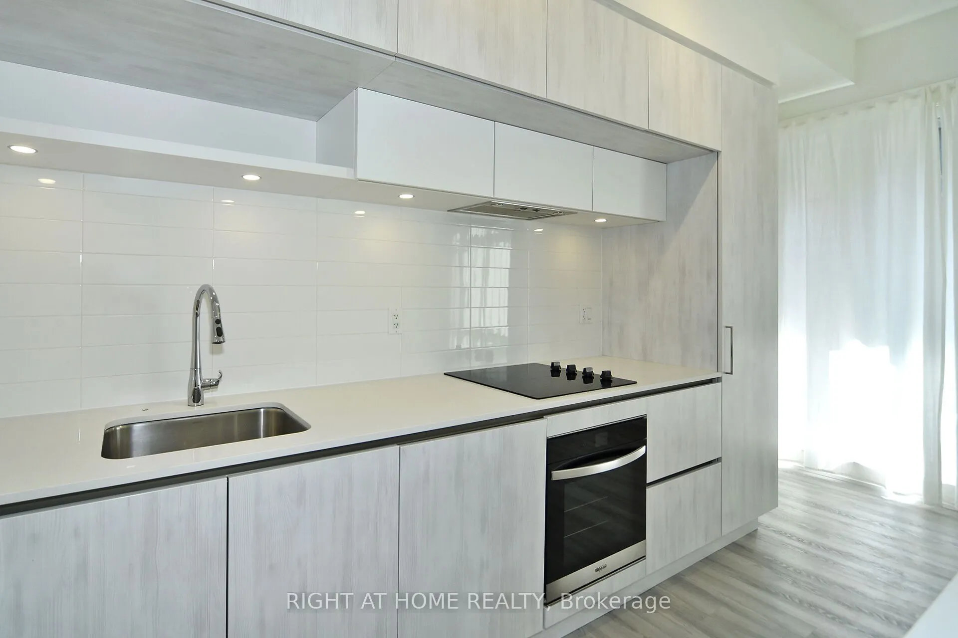 14 David Eyer Road, #1022