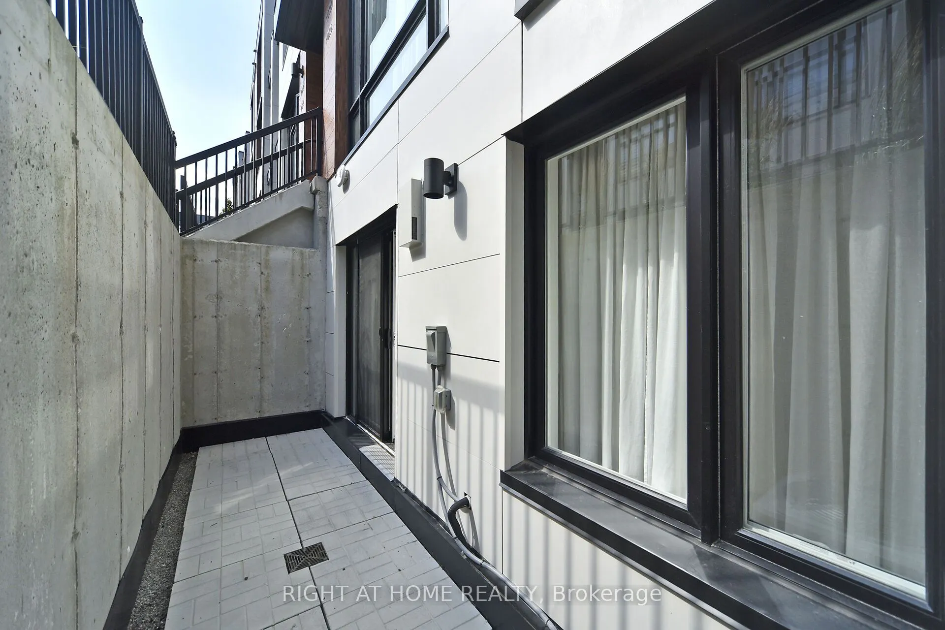 14 David Eyer Road, #1022