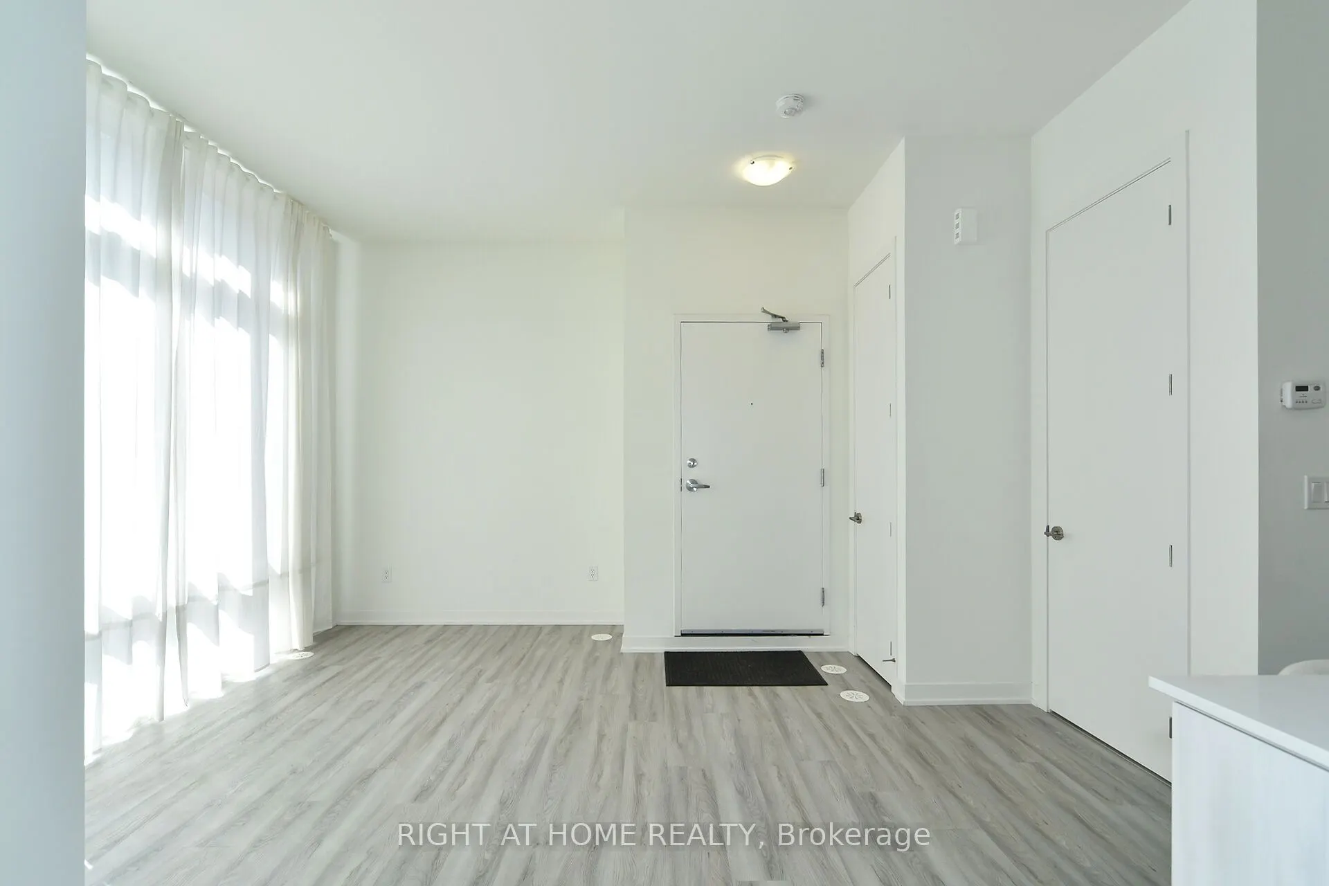 14 David Eyer Road, #1022