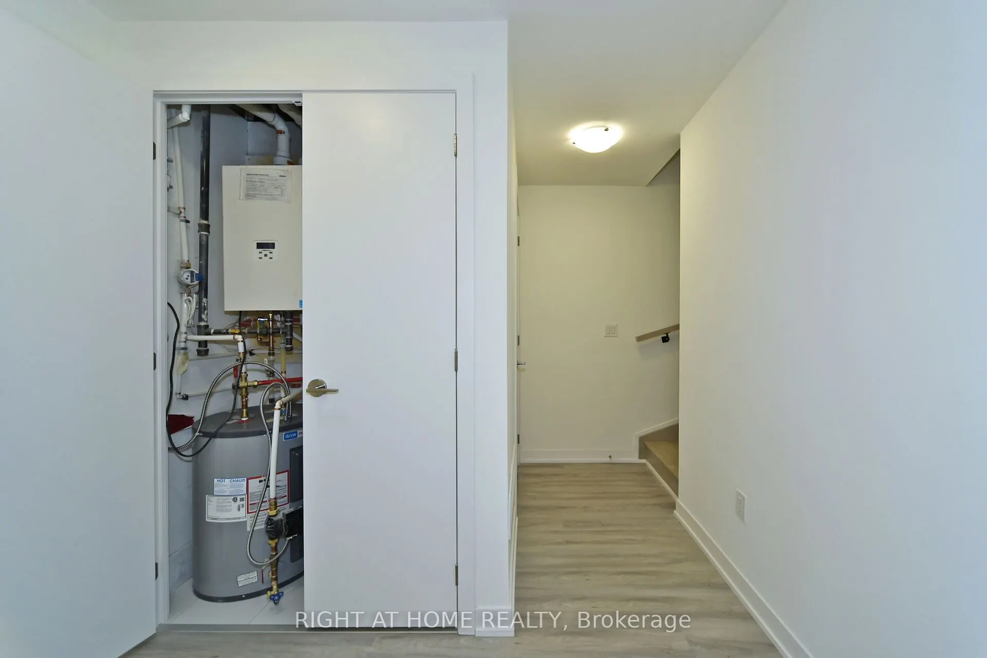 14 David Eyer Road, #1022