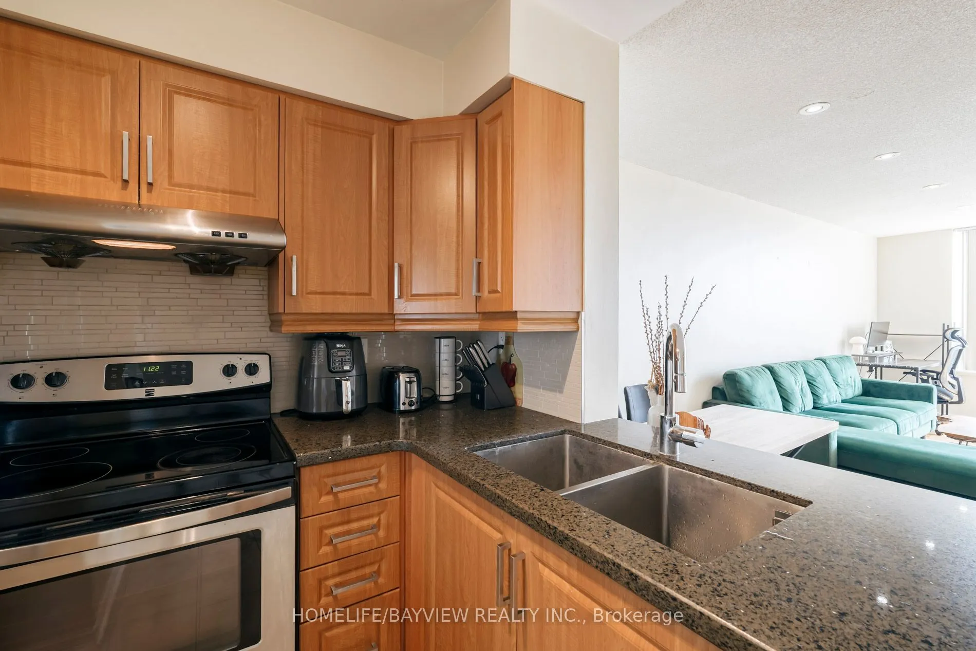 23 Oneida Crescent, #Ph05