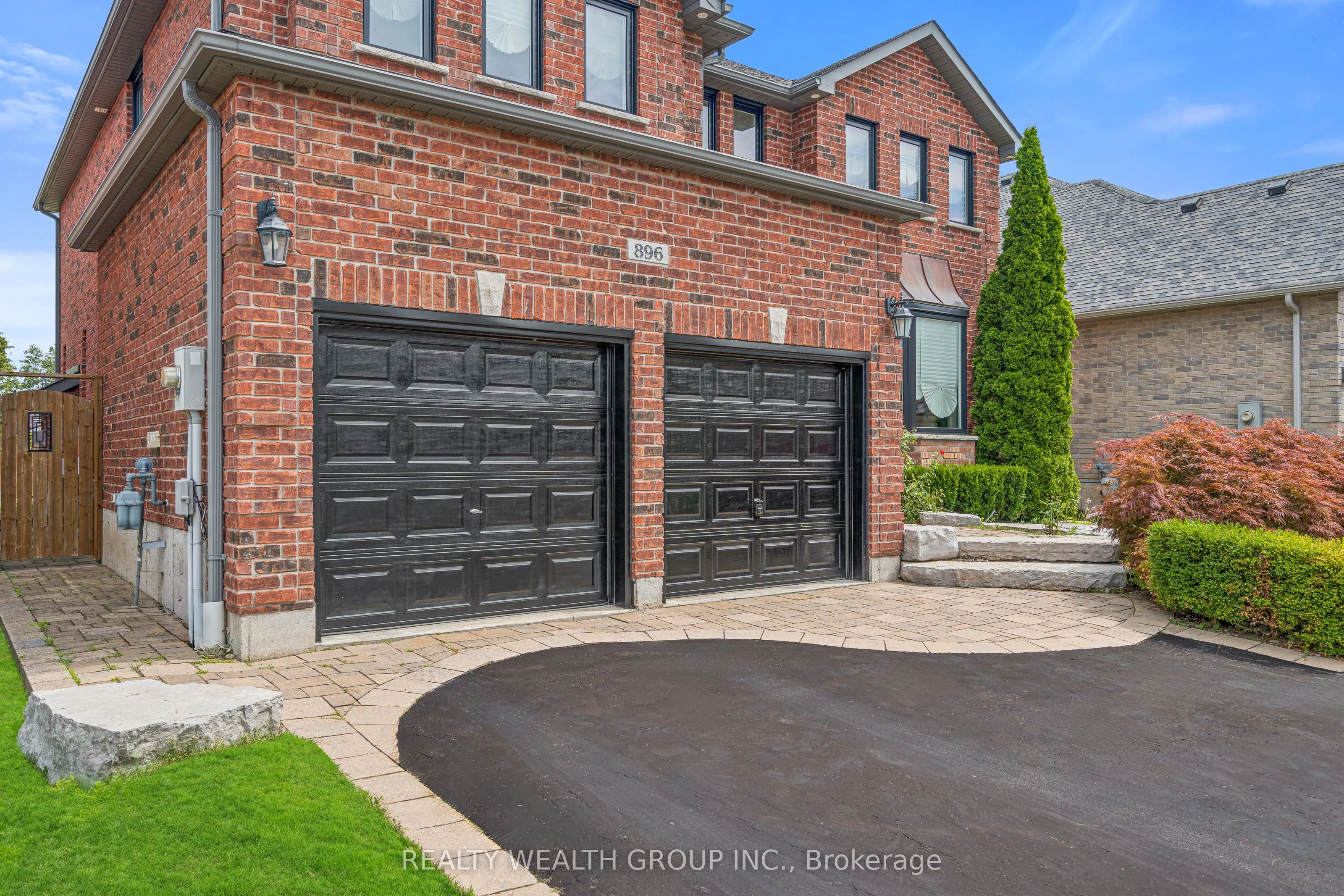 896 Booth Avenue