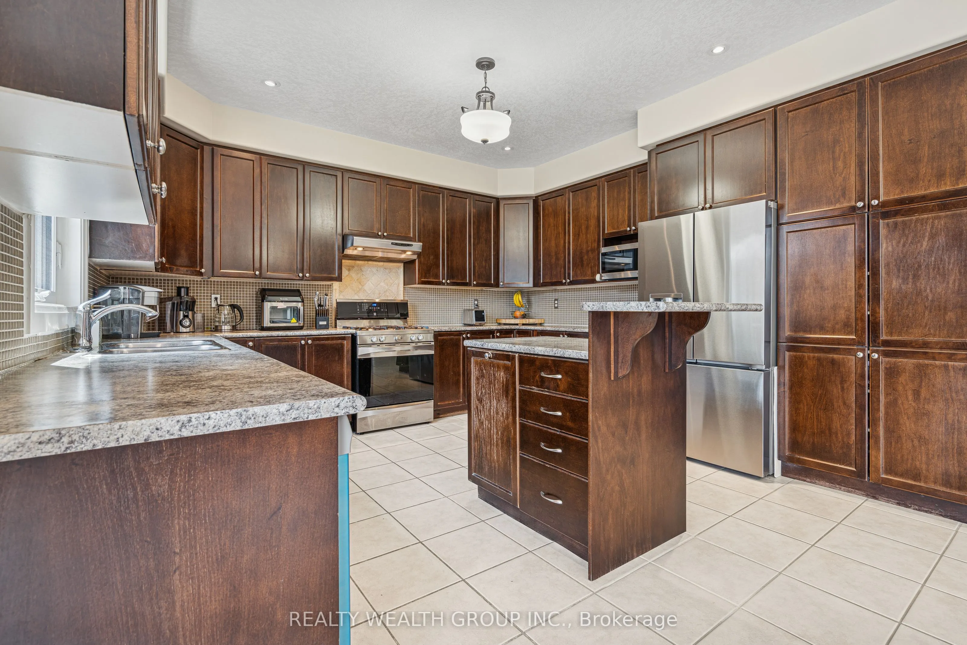 896 Booth Avenue
