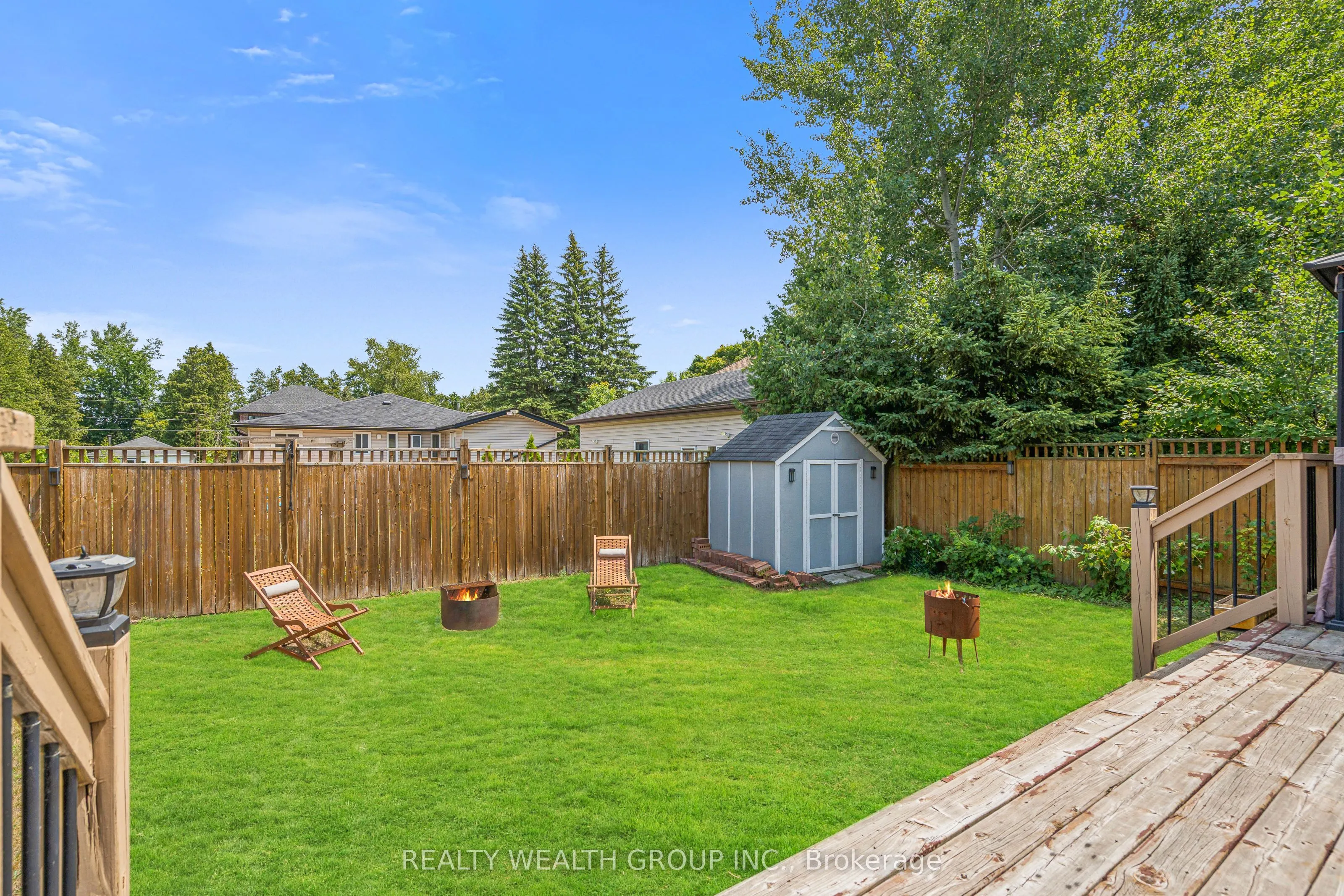 896 Booth Avenue