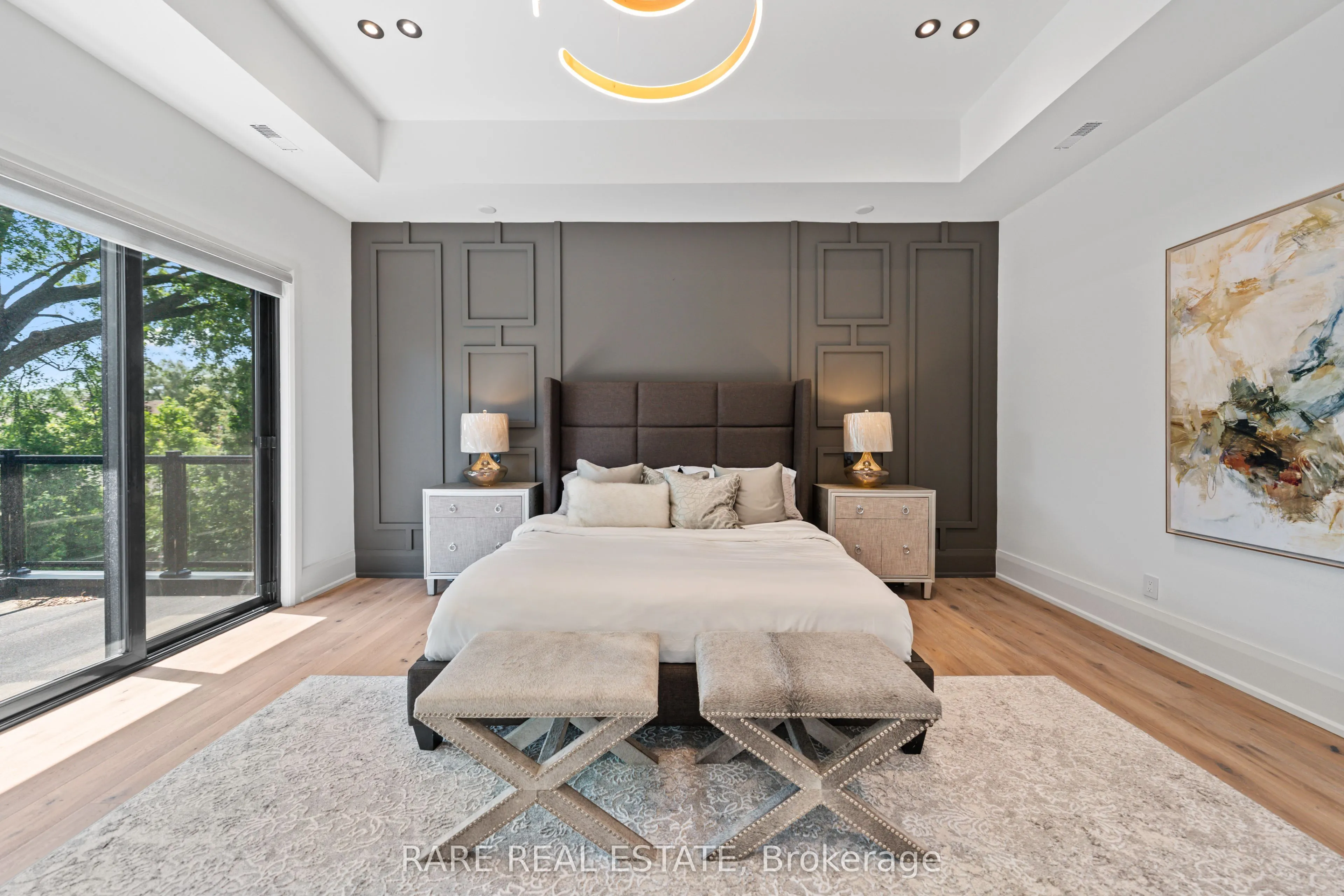 211 Kennedy Street W