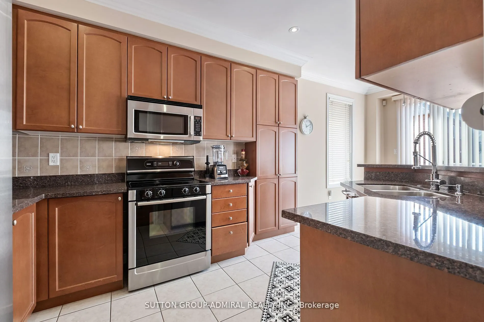 11 Thistle Avenue