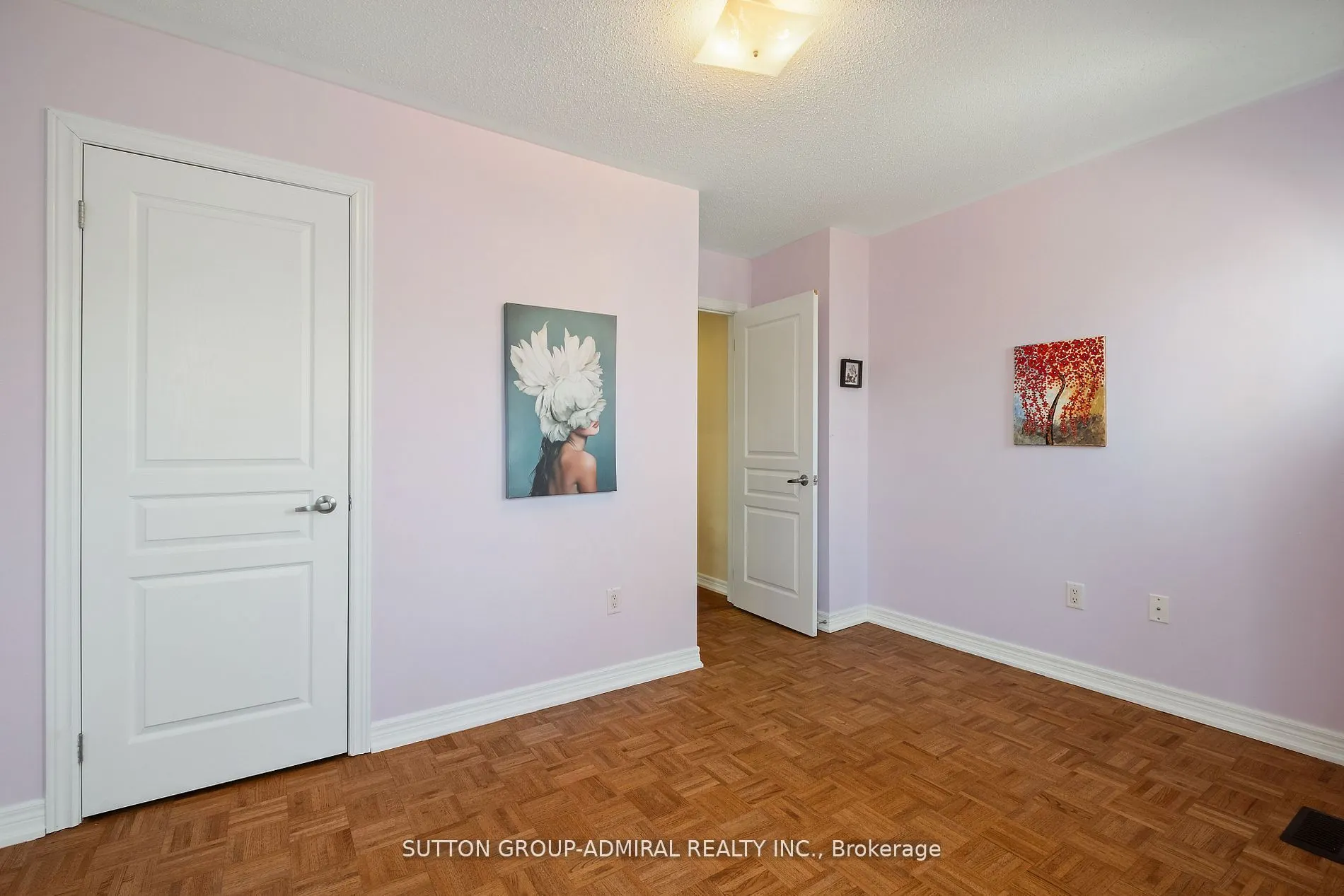 11 Thistle Avenue