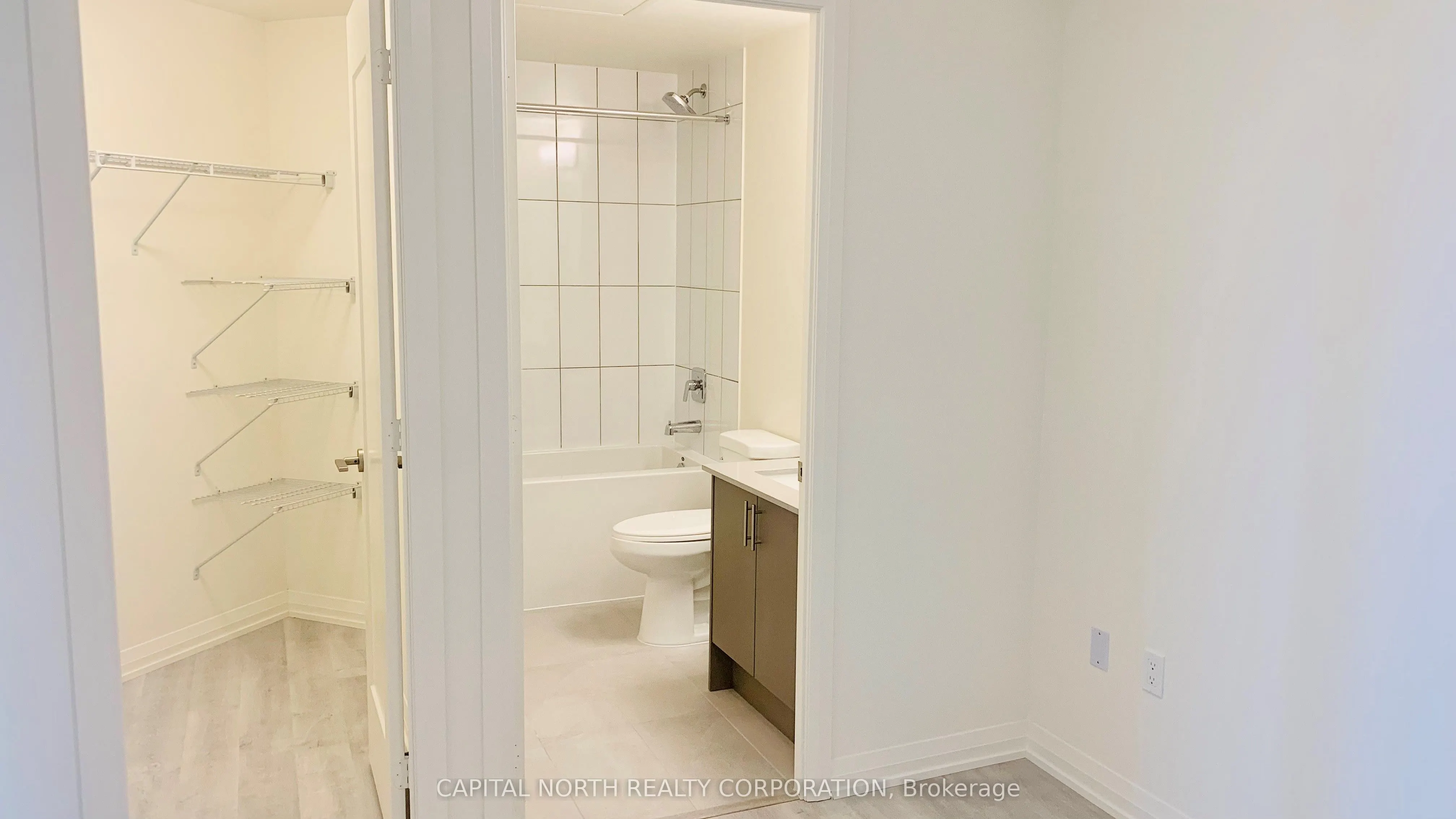 9000 Jane Street, #811