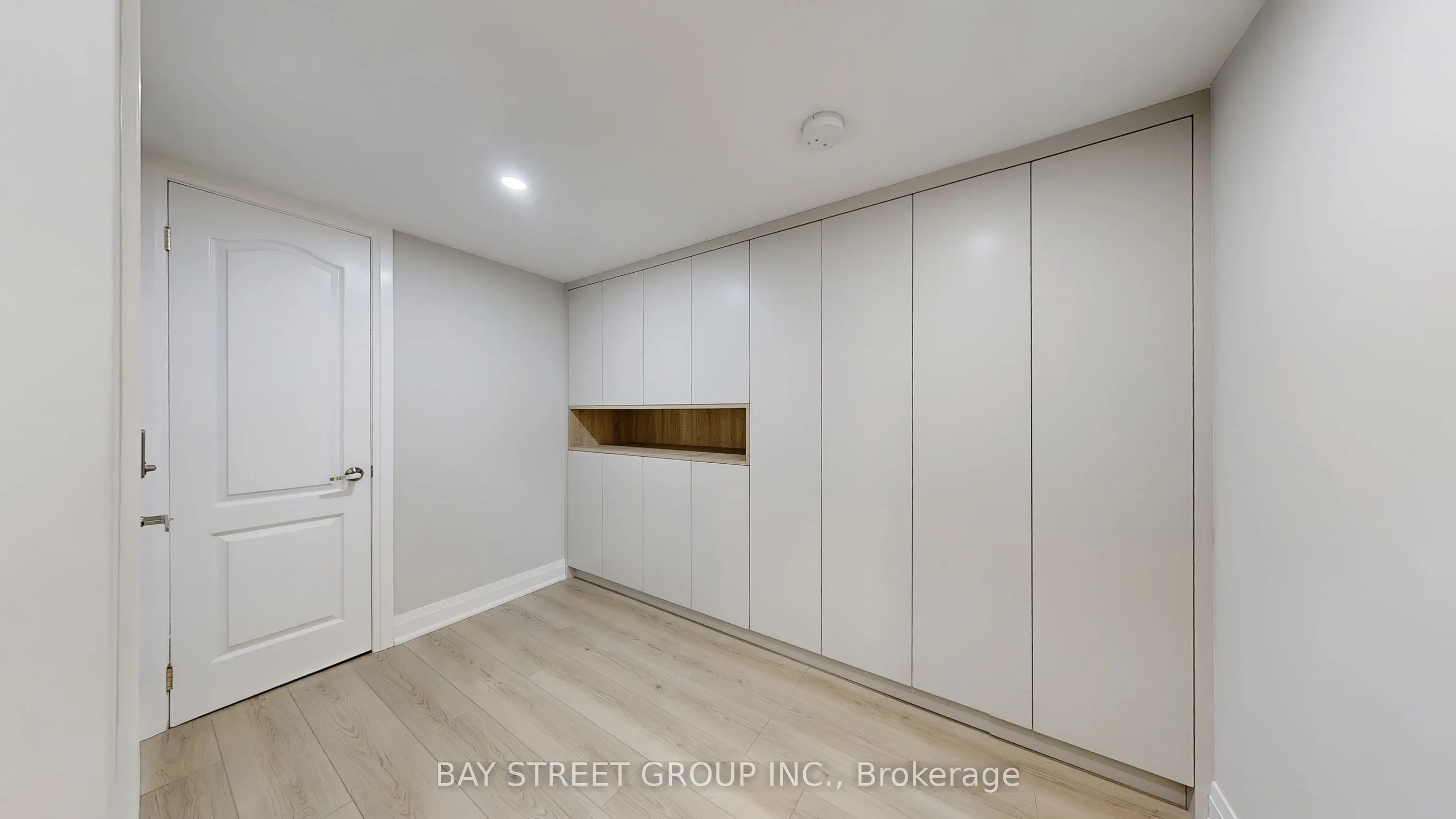 700 Summeridge Drive, #3