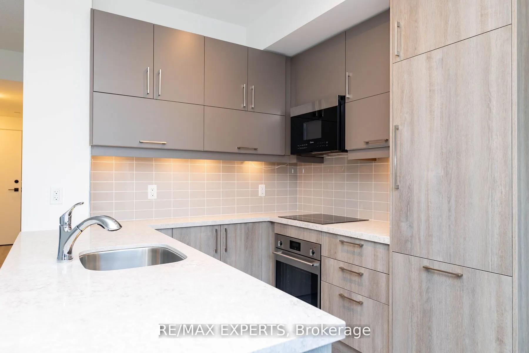 38 Simcoe Promenade Circle, #608C