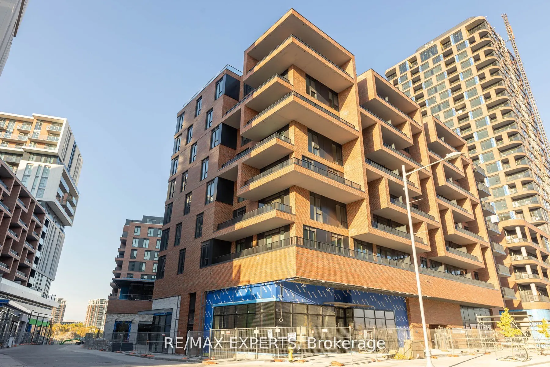 38 Simcoe Promenade Circle, #608C
