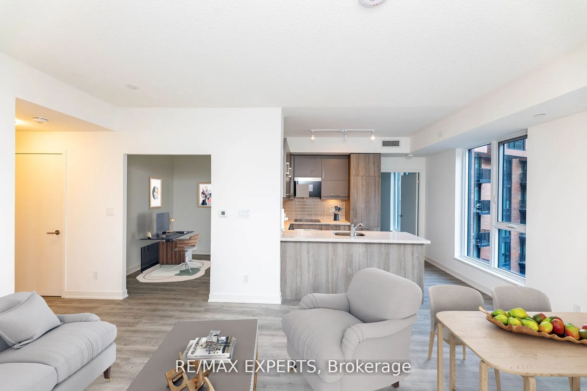 38 Simcoe Promenade Circle, #608C