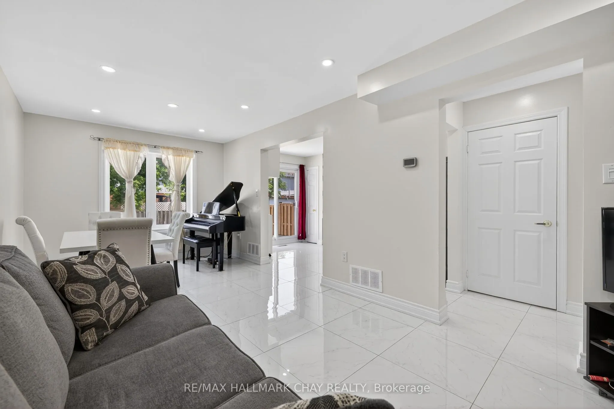 49 Mcknight Crescent