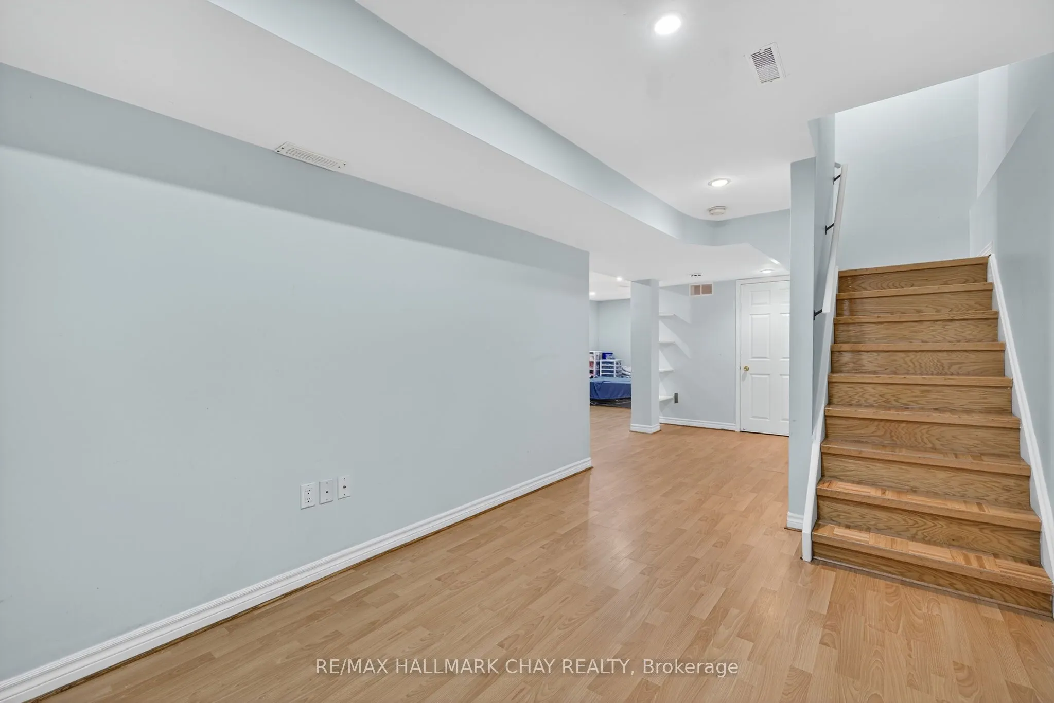 49 Mcknight Crescent