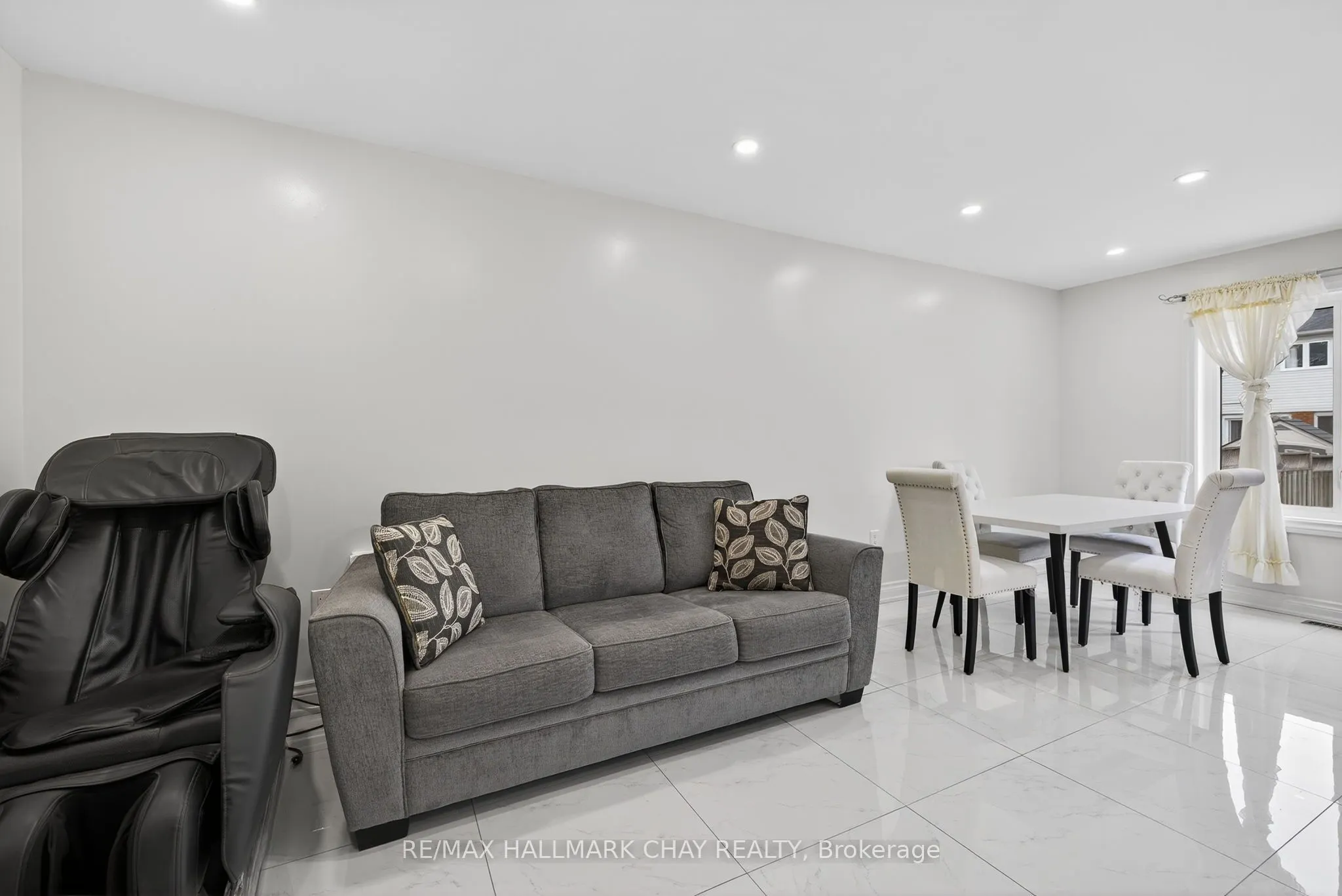 49 Mcknight Crescent