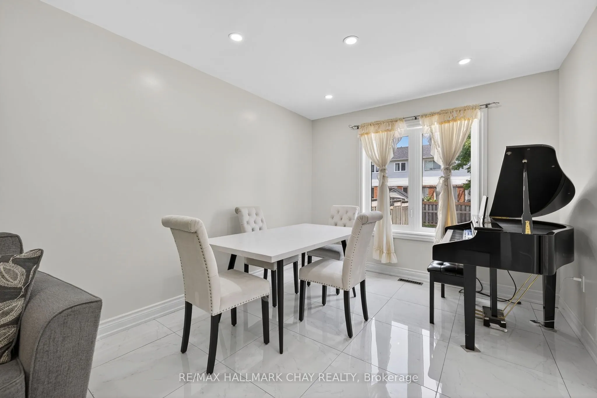 49 Mcknight Crescent