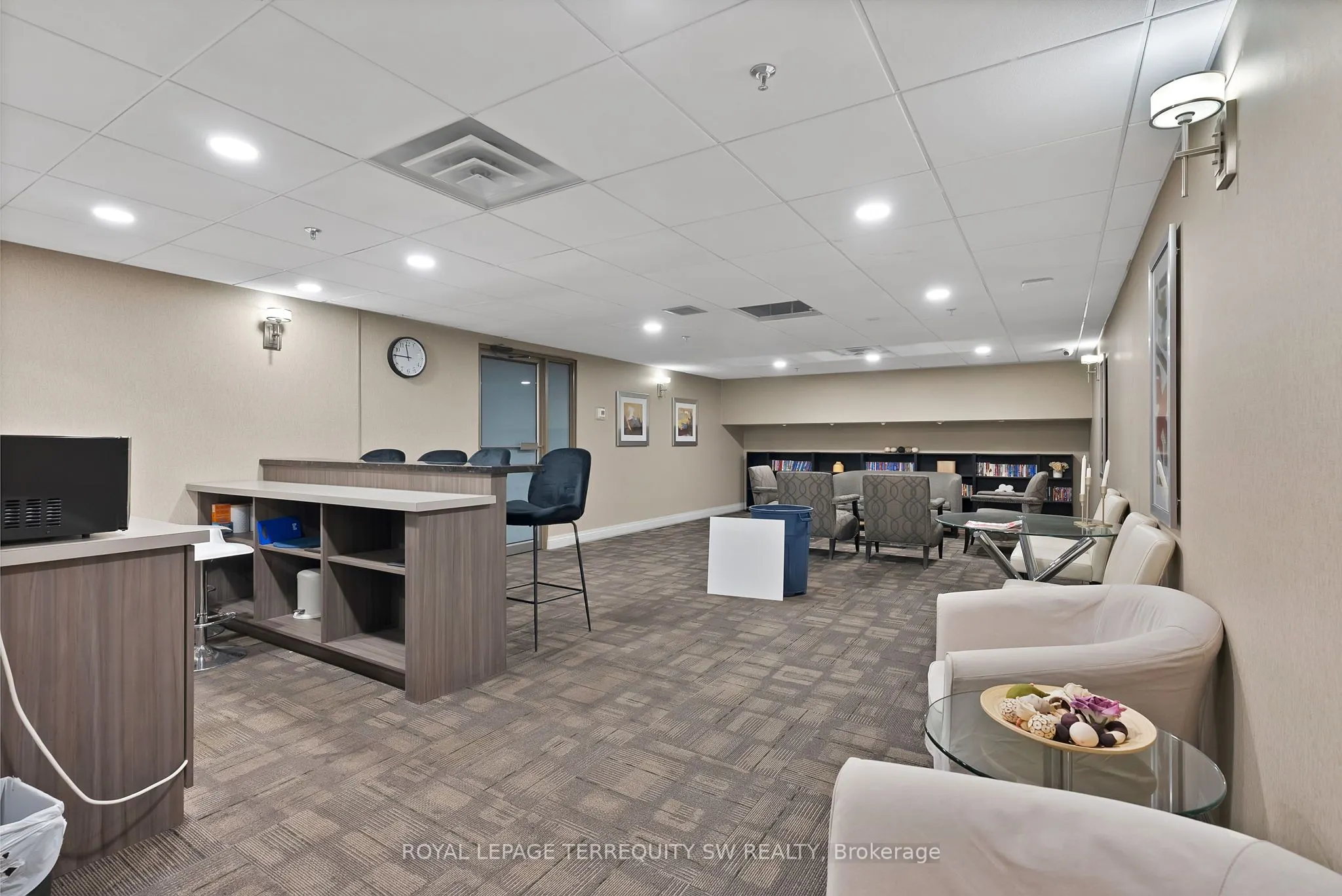 309 Major Mackenzie Drive E, #113