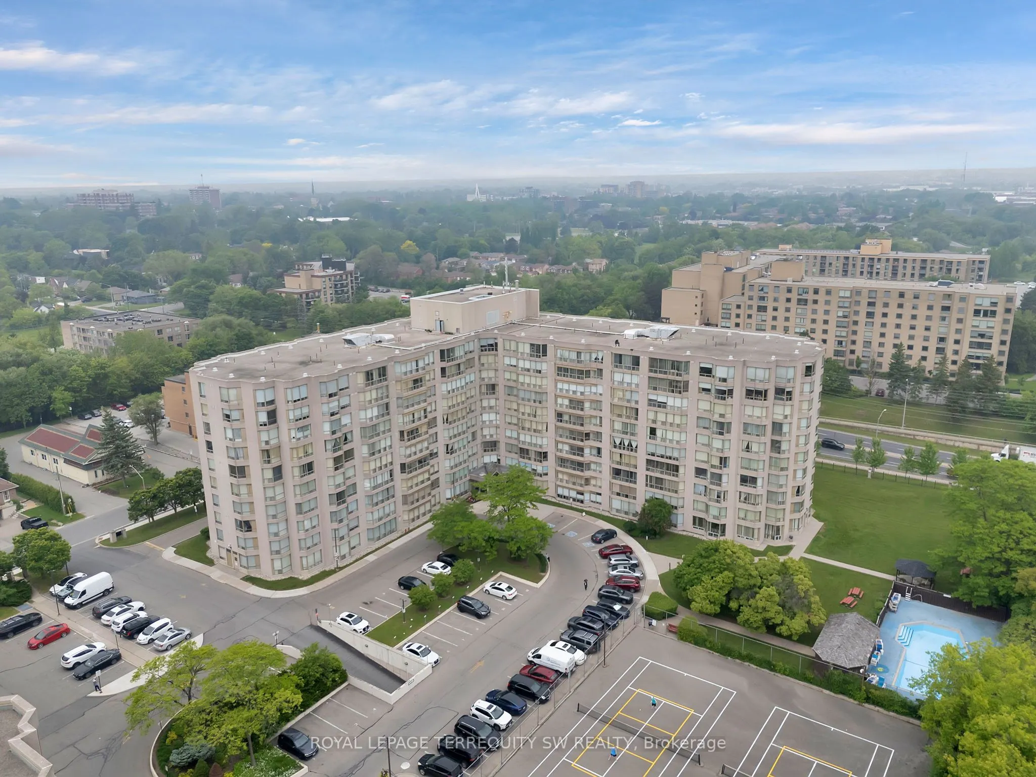 309 Major Mackenzie Drive E, #113
