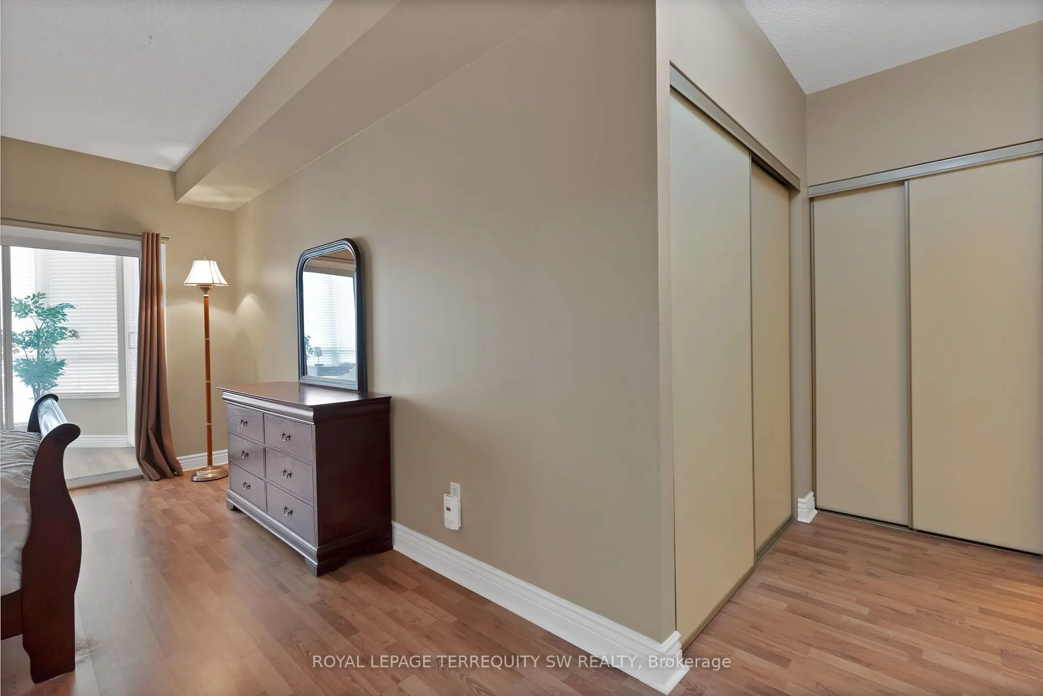 309 Major Mackenzie Drive E, #113