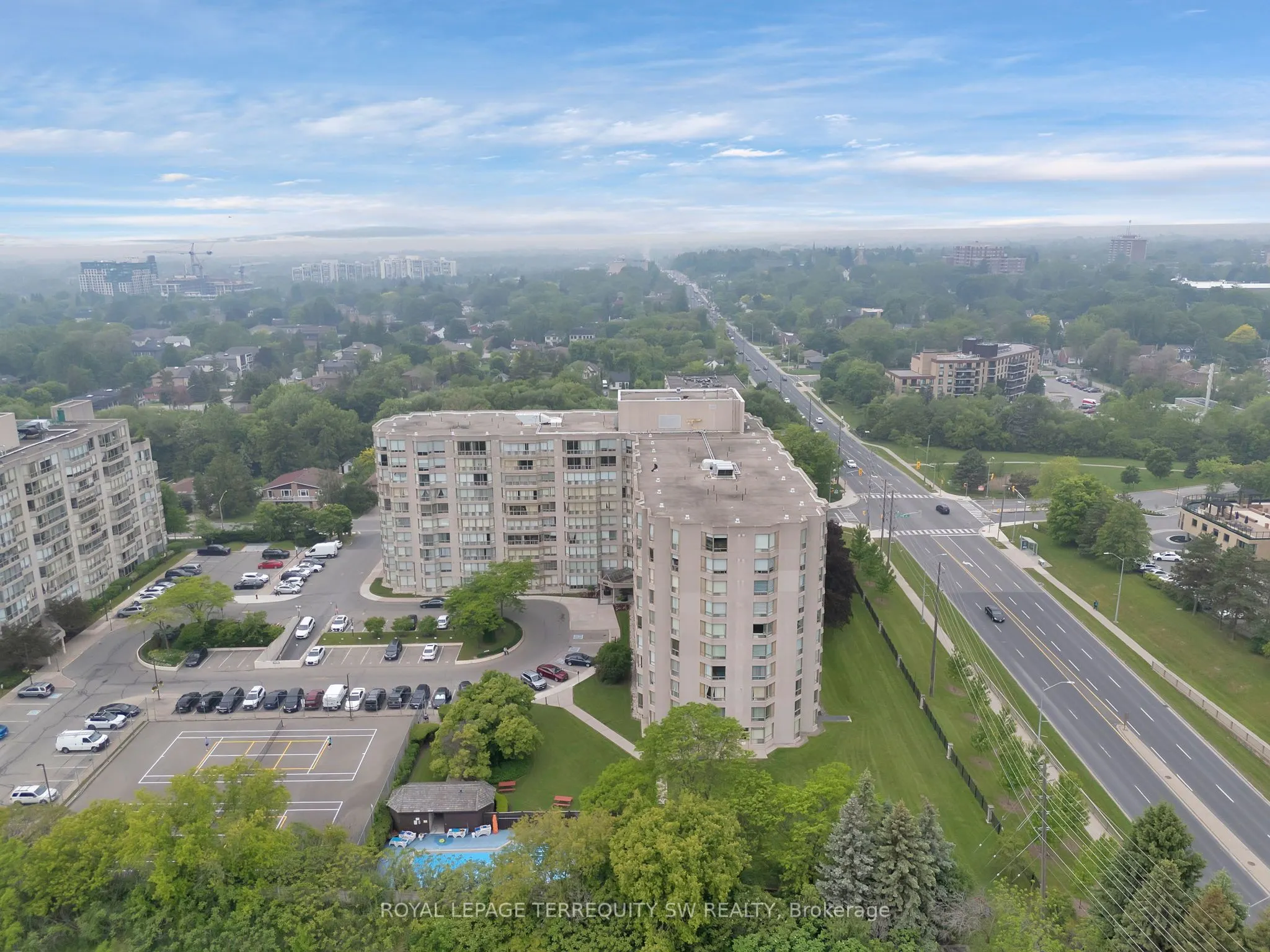 309 Major Mackenzie Drive E, #113