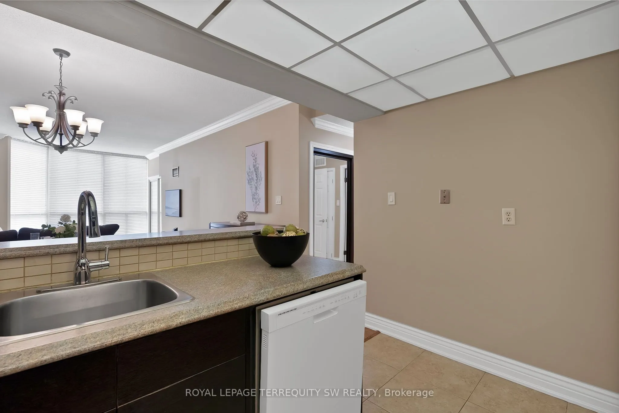 309 Major Mackenzie Drive E, #113