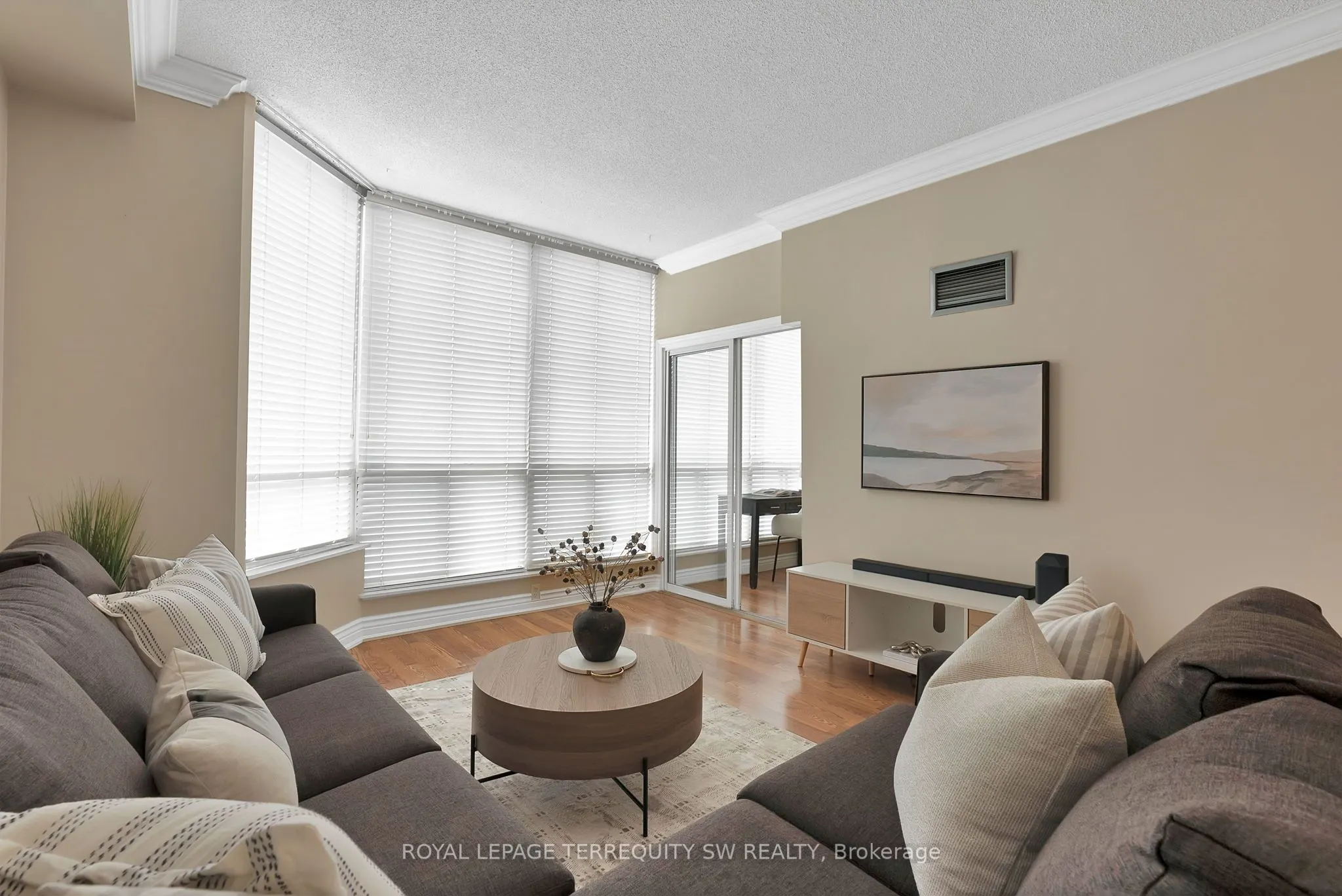 309 Major Mackenzie Drive E, #113